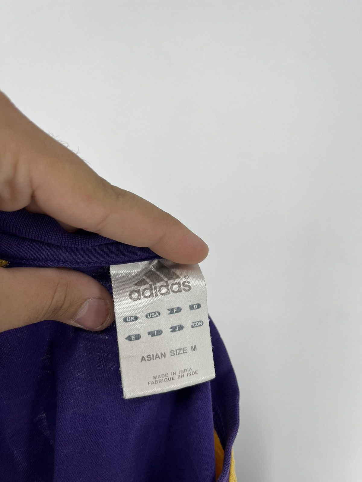 Adidas 🔷Vintage Adidas L.A. Lakers Kobe Bryant #24 T-shirt🔷 Size US M / EU 48-50 / 2 - 12 Thumbnail