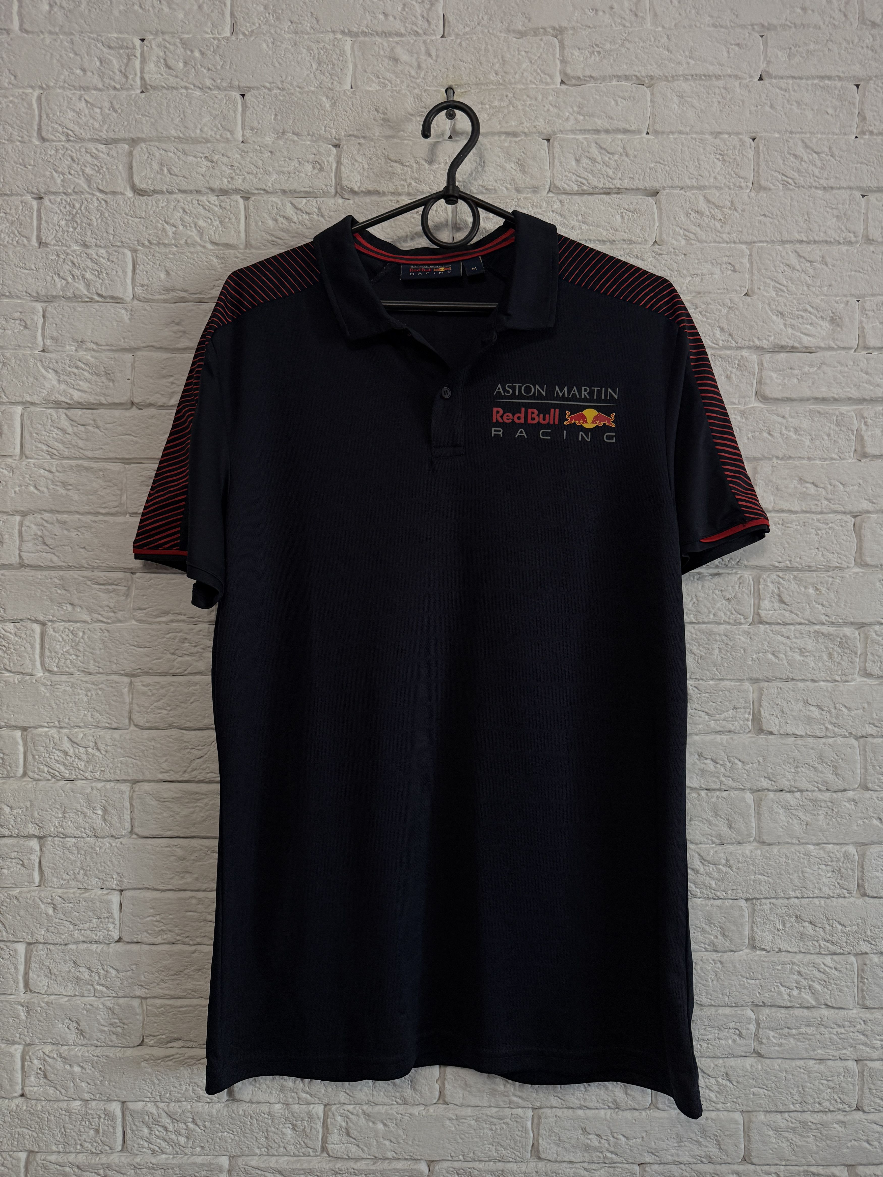 Red Bull Polo Aston Martin Red Bull Racing Sz M Size US M / EU 48-50 / 2 - 1 Thumbnail