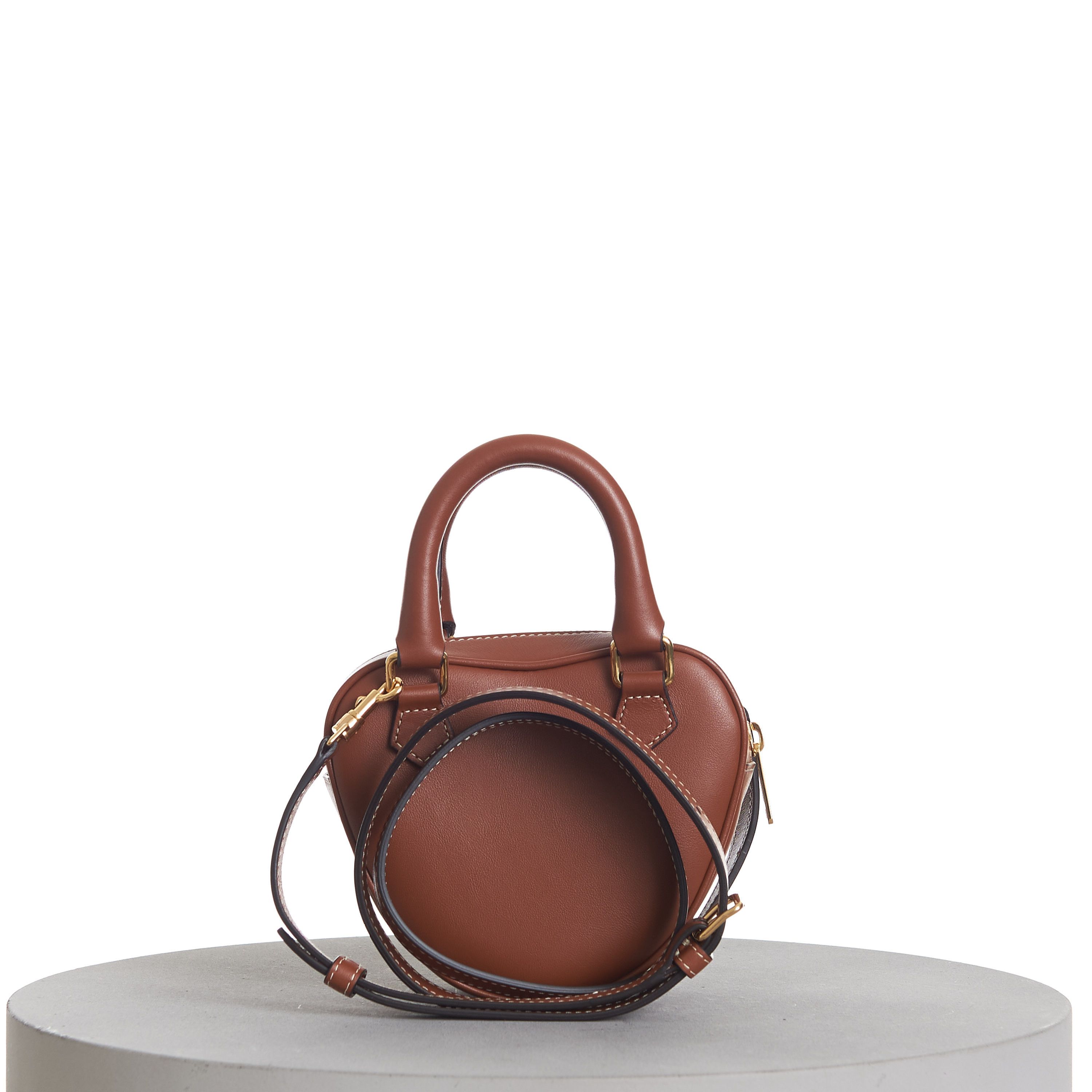 Celine Medium Celine Heart Bag In Tan Brown Smooth Leather Size ONE SIZE - 13 Thumbnail