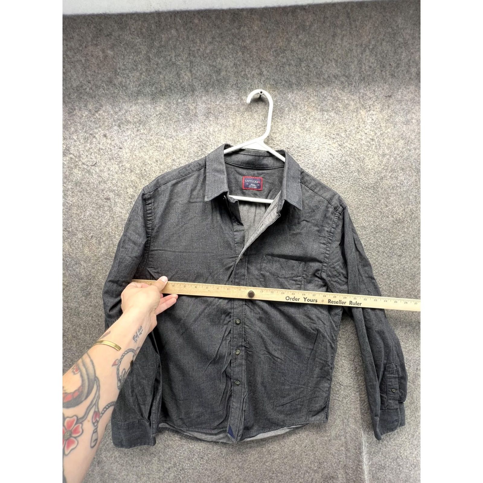 UNTUCKit UNTUCKit Shirt Mens Small Gray Solid Long Sleeve Button Front Casual Woven Size US S / EU 44-46 / 1 - 3 Thumbnail