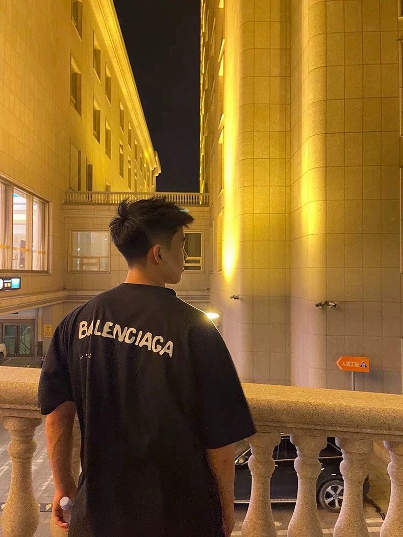 Balenciaga Balenciaga Black blurred graffiti monogram logo short slee Size US S / EU 44-46 / 1 - 5 Thumbnail