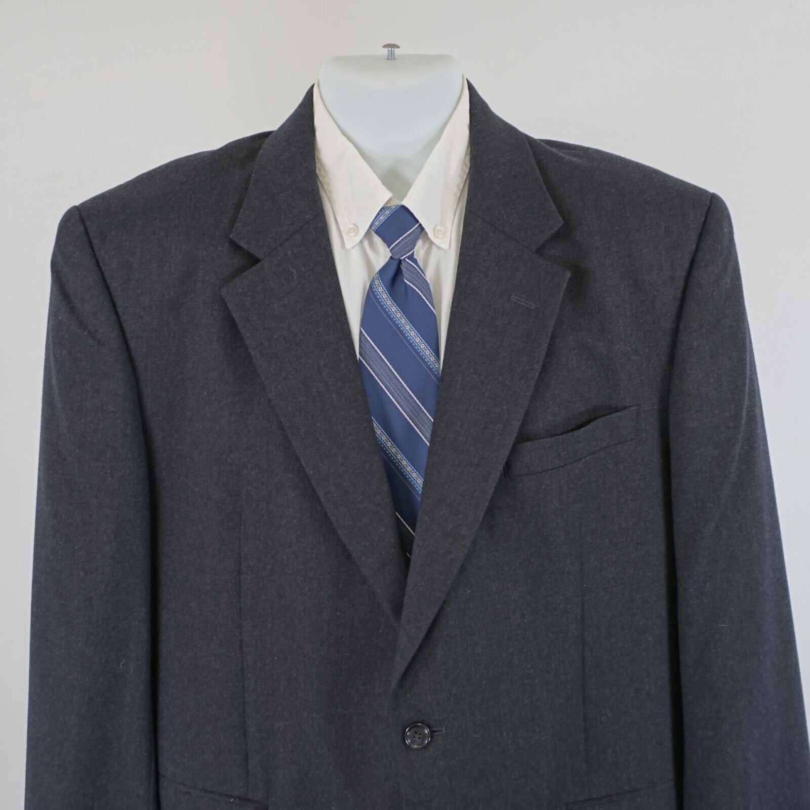 Jos. A. Bank Jos A Bank Wool Cashmere Gray Blazer 44R Or Slim 46R 2 Butto Size 44R - 1 Thumbnail