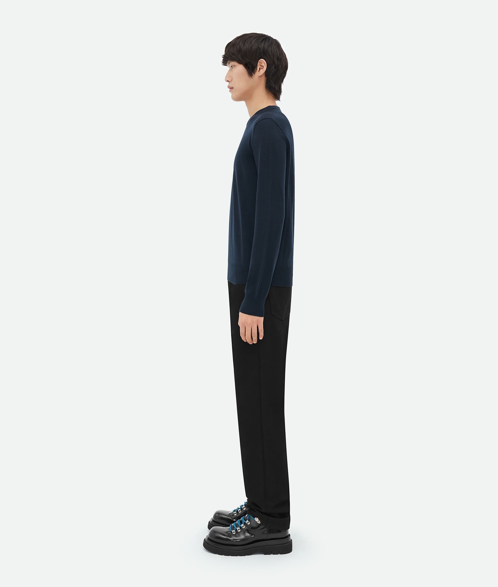 Bottega Veneta o1n1vont1224 "Bv" Embroidery Wool Jumper in Midnight Blue Size US L / EU 52-54 / 3 - 2 Thumbnail