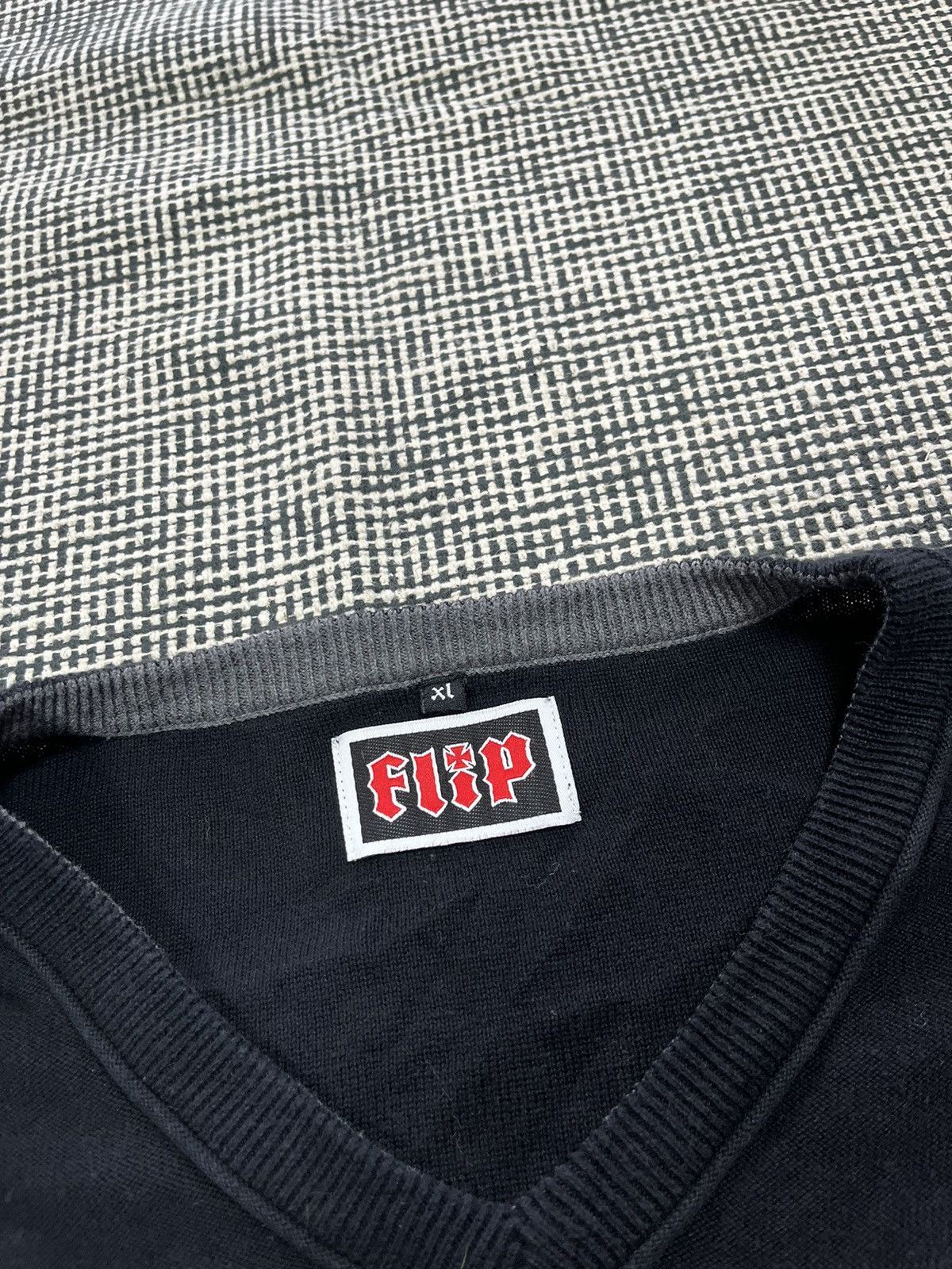 Flip Skateboards ➕ flip skateboards v-neck sweater y2k skate style Size US XL / EU 56 / 4 - 3 Thumbnail