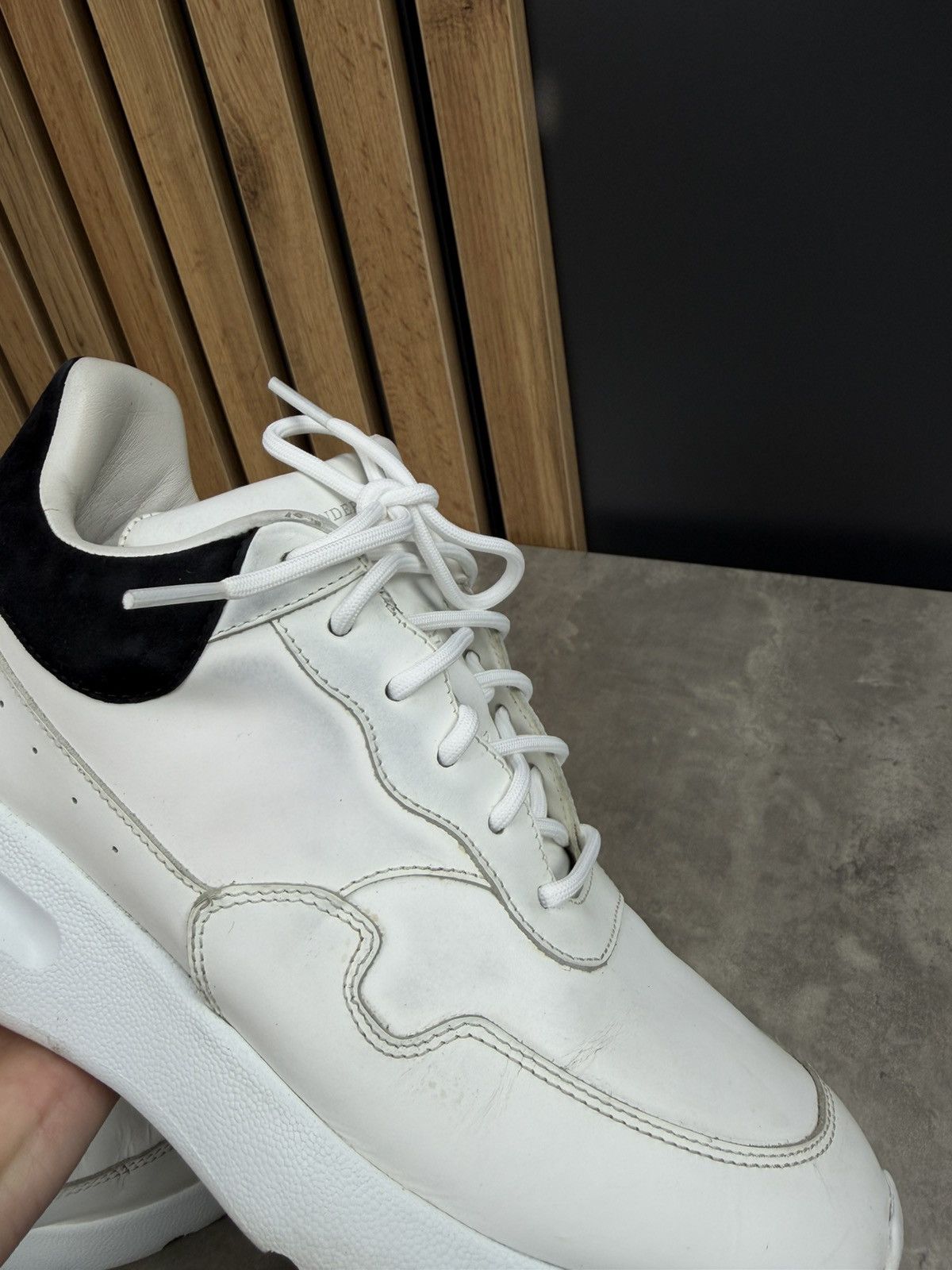 Alexander McQueen Alexander McQueen Oversized White Leather Sneakers Size 38 Size US 8 / IT 38 - 16 Thumbnail