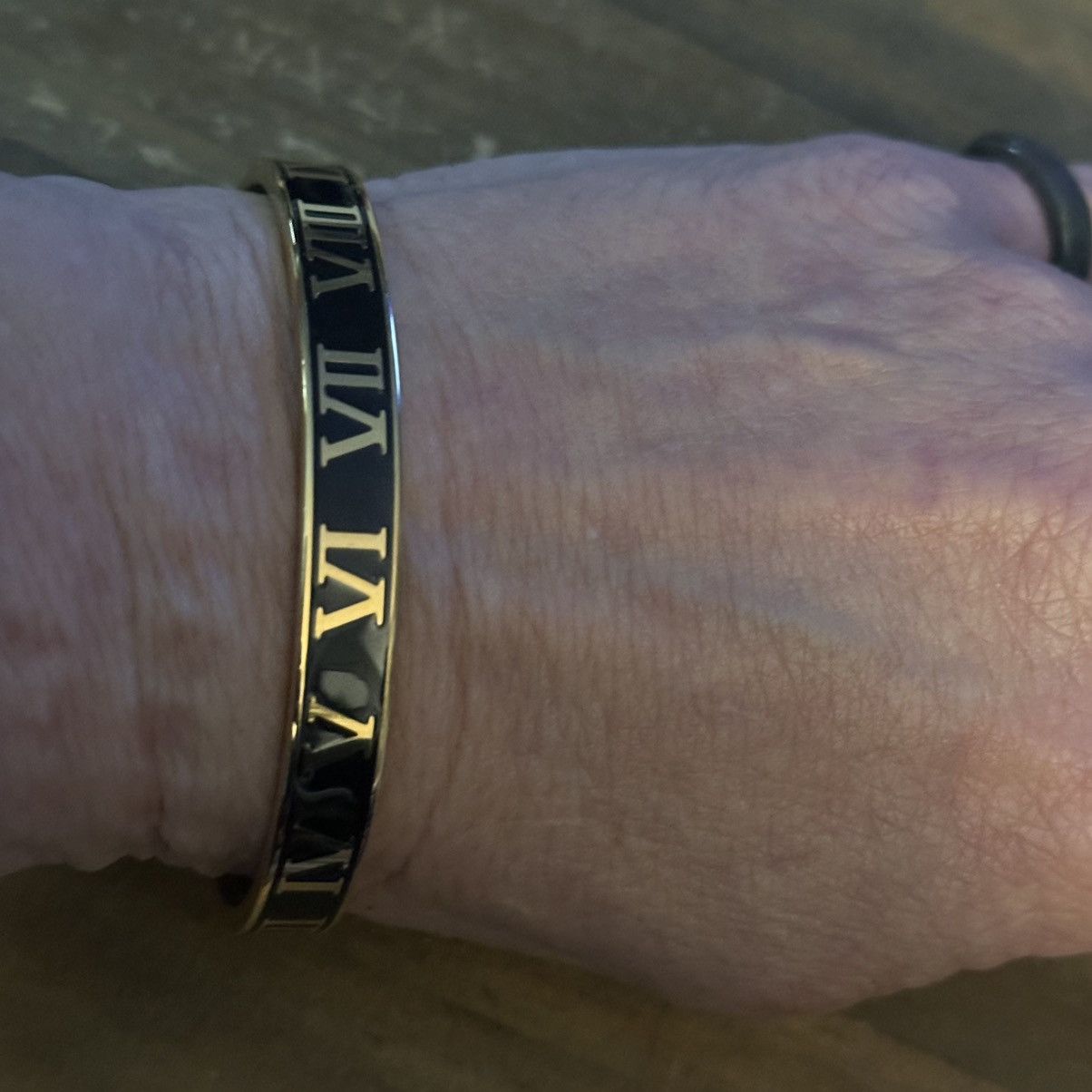 Other Gold stainless steel Roman numeral bangle cuff bracelet Size ONE SIZE - 2 Thumbnail