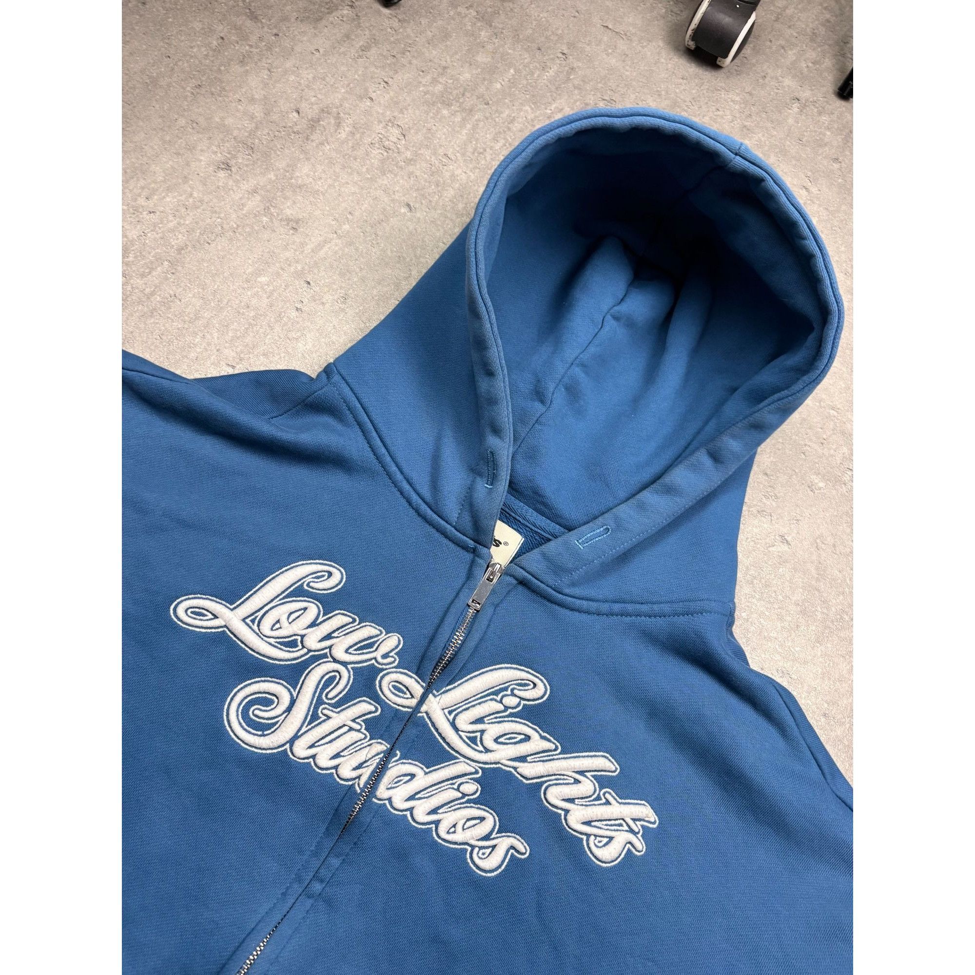 Vintage Low-Lights Studios Blue Zip-Up Hoodie With Embroidered Logo Size US M / EU 48-50 / 2 - 2 Thumbnail