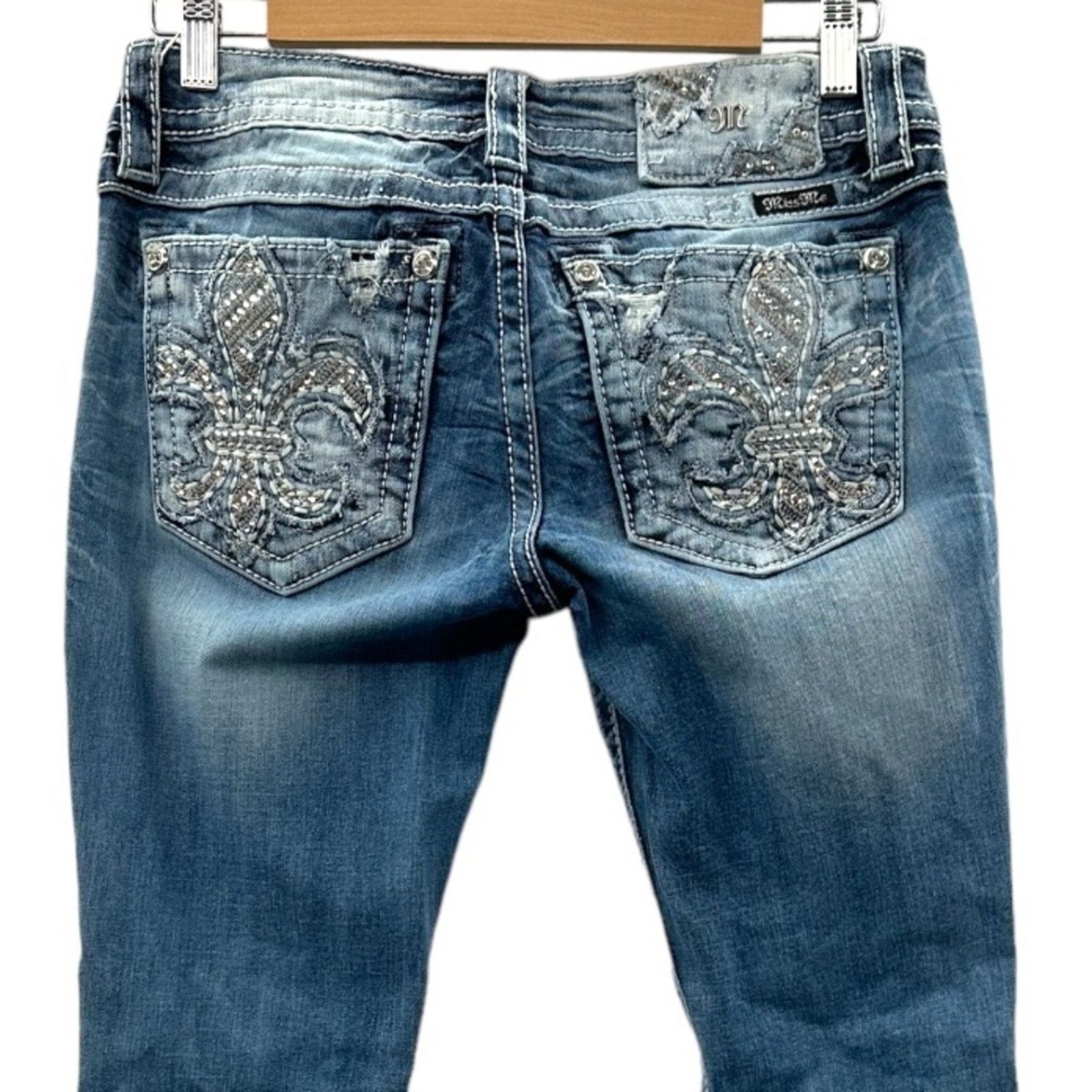 Miss Me Miss Me Fleur De Lis Embroidered Medium Wash Bootcut Jeans Size 28" / US 6 / IT 42 - 1 Thumbnail