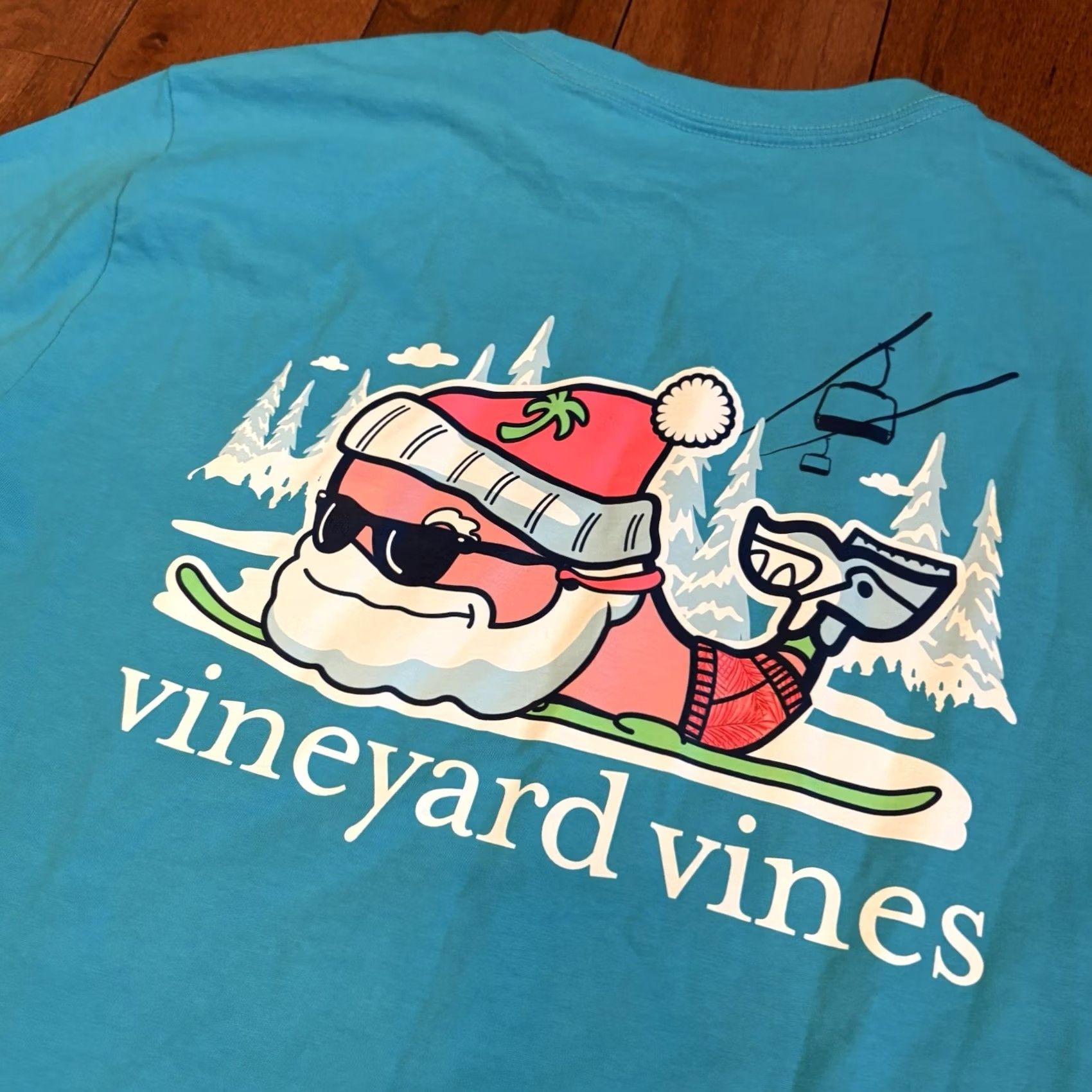 Vineyard Vines Mens Vineyard Vines T Shirt Snowboarding Santa Whale Blue M Cotton Size US M / EU 48-50 / 2 - 3 Thumbnail