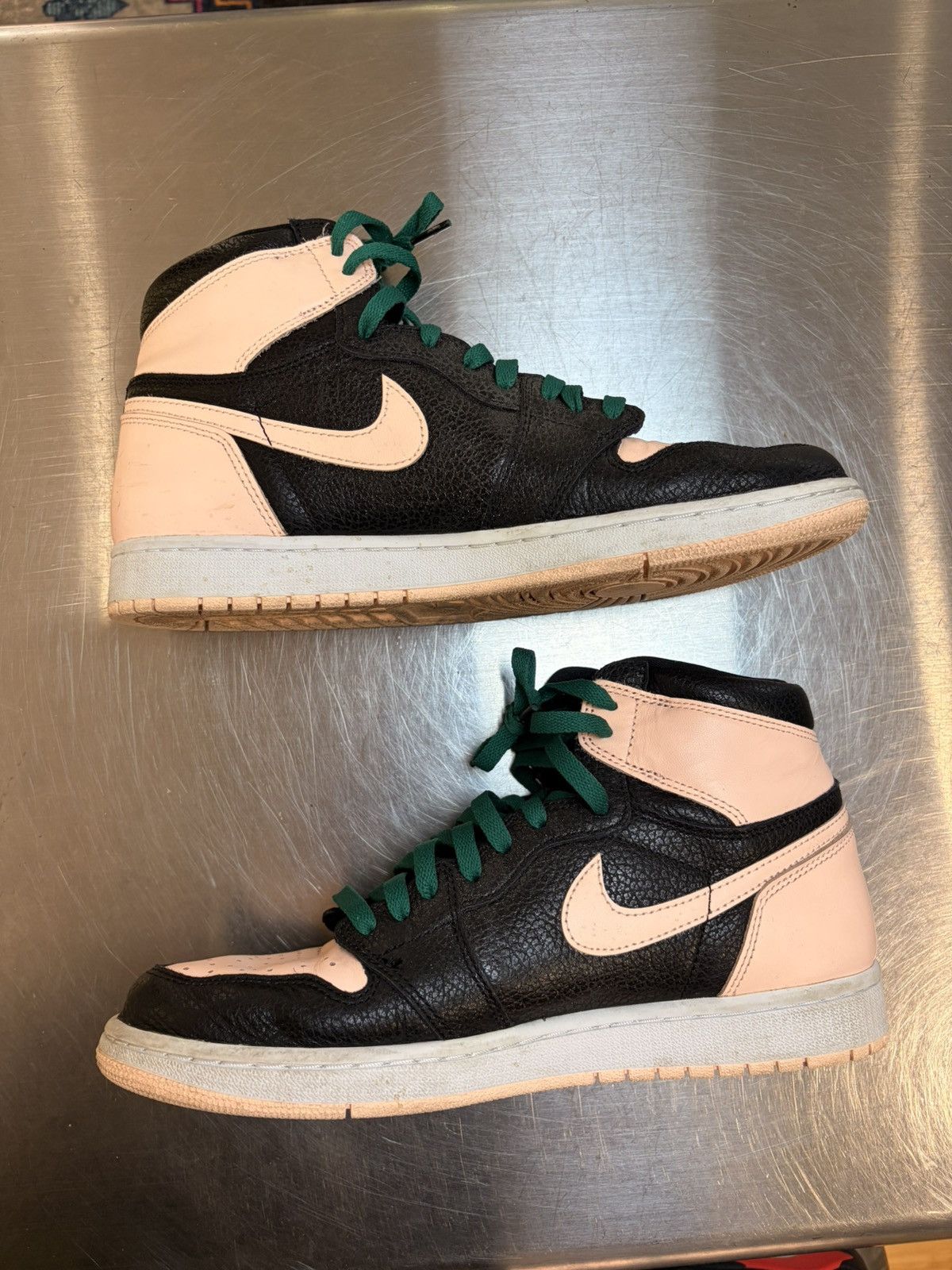 Jordan Brand Jordan 1 Crimson Tint Size US 10.5 / EU 43-44 - 3 Thumbnail