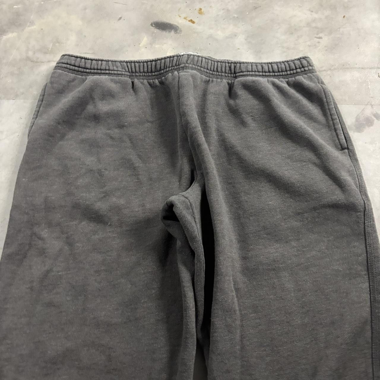 Vintage Crazy Vintage Y2K/2000s Baggy Dark Grey Skater Essential Sweatpants! Size L Size US 36 / EU 52 - 4 Thumbnail