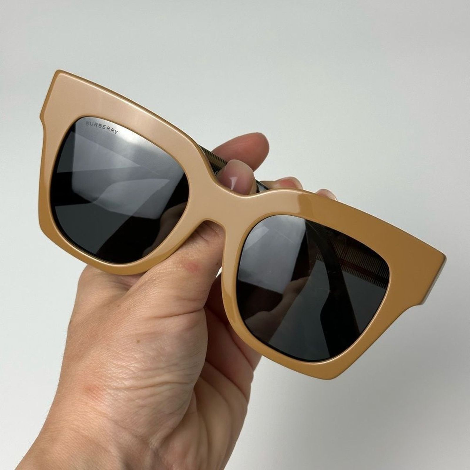 Burberry NEW BURBERRY BE4364 404287 Beige/Dark Grey Women Sunglasses Size ONE SIZE - 7 Thumbnail