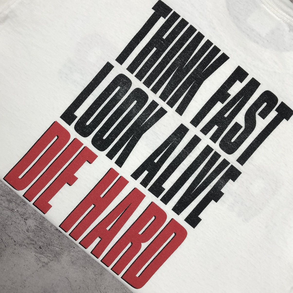 Vintage 1995 Die Hard With A Vengeance Movie Bruce Willis Tee Size US XL / EU 56 / 4 - 5 Thumbnail