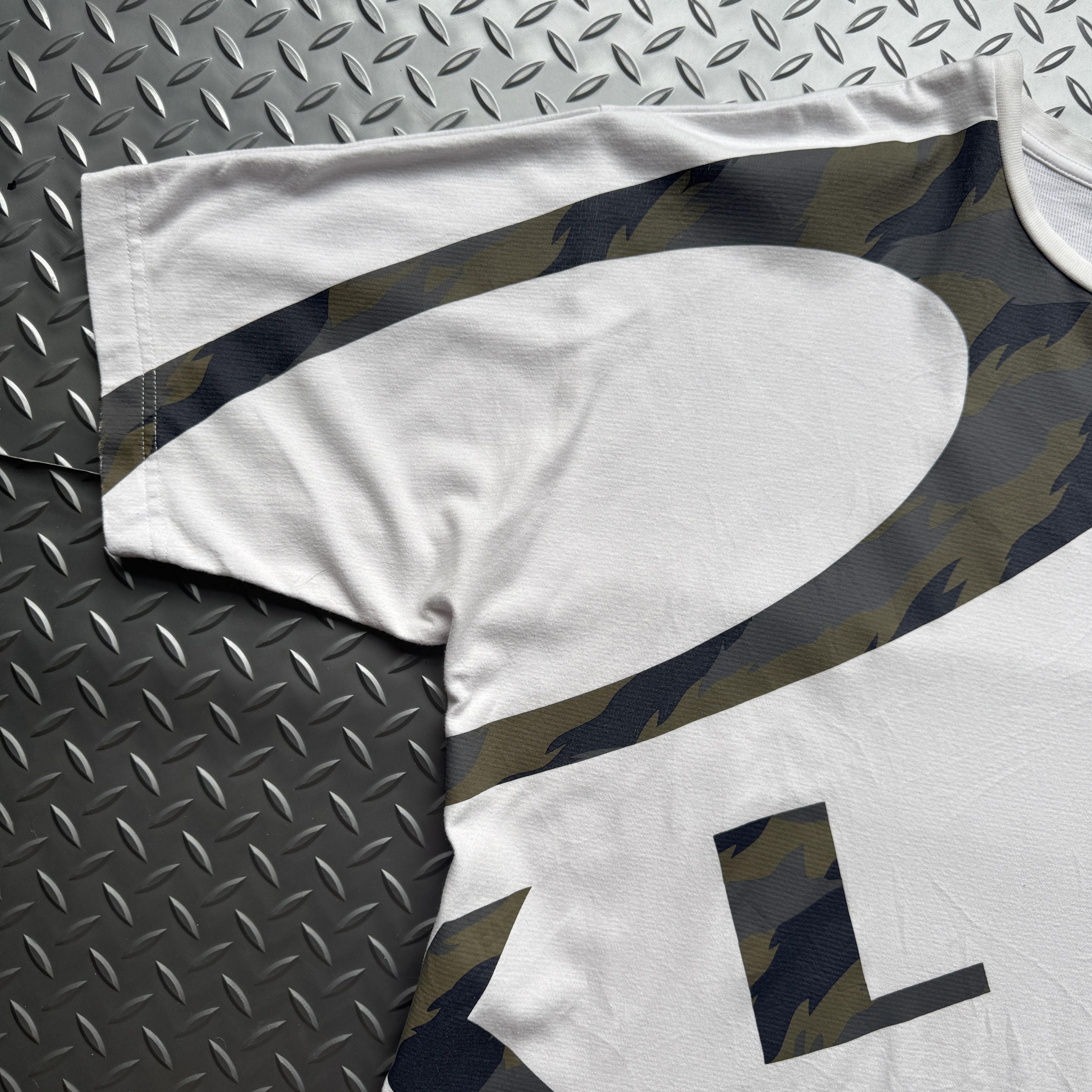 Oakley Oakley Big Logo Camo Tee Size US L / EU 52-54 / 3 - 5 Thumbnail