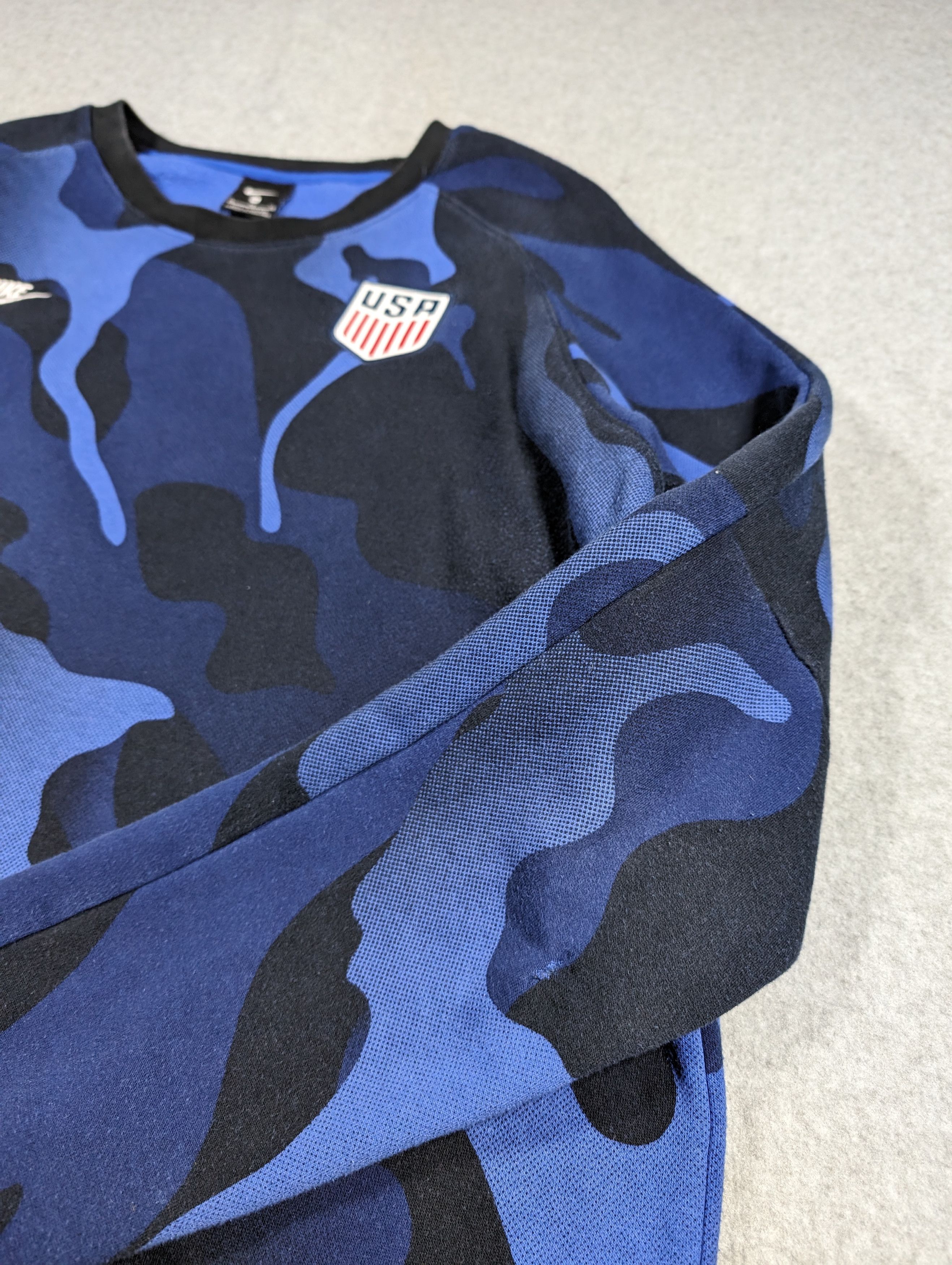 Nike × USA Olympics Nike USMSNT Sweatshirt Camo USA National Team Size US L / EU 52-54 / 3 - 5 Thumbnail