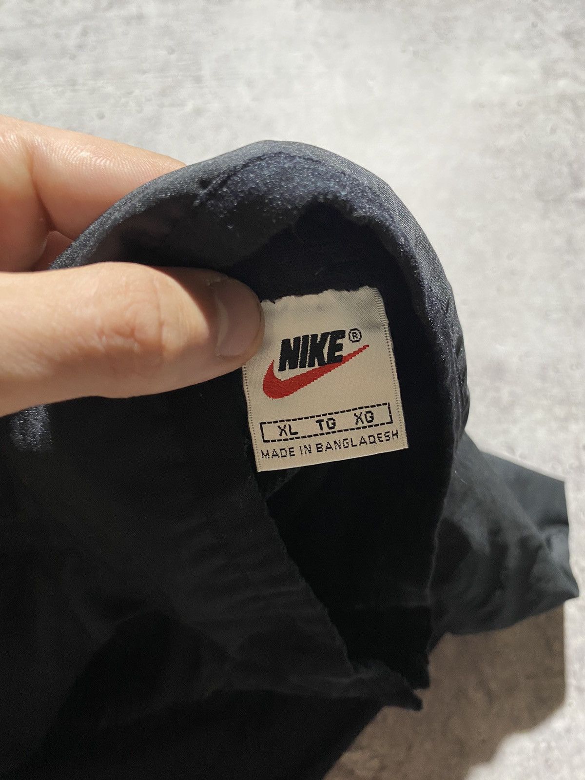 Nike Nike Vintage Nylon Jacket Size US XL / EU 56 / 4 - 8 Thumbnail