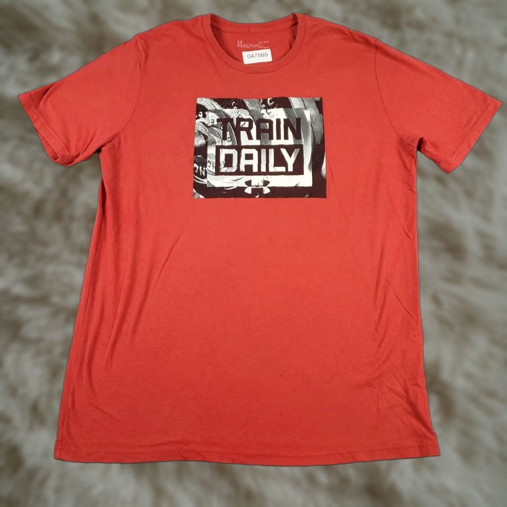Under Armour Under Armour T-Shirt Mens Large Red Casual Short Sleeve Adult Mens T-Shirt Red Cotton Blend Logo-Sports All Seasons Shirt 2010s? Size US L / EU 52-54 / 3 - 1 Thumbnail