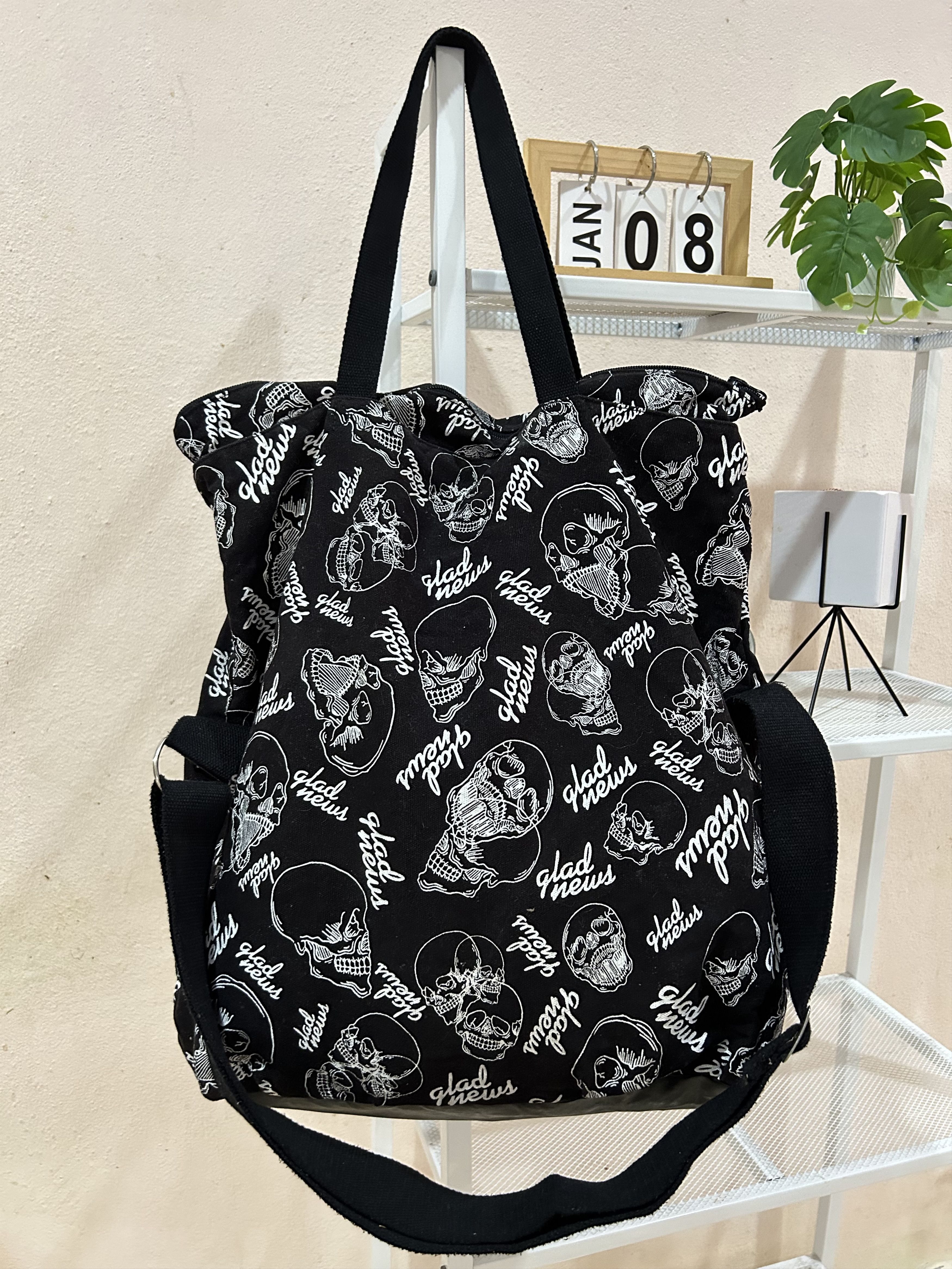 If Six Was Nine Glad News Skull Printed Cross Body Y2K Heisei Gothic Punk Size ONE SIZE - 1 Thumbnail