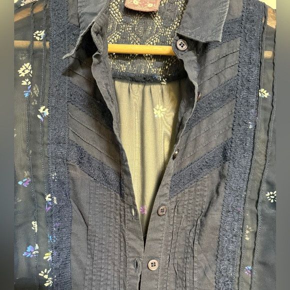 Free People Free People Sheer Navy Floral Button-Down Blouse – Sz M Size M / US 6-8 / IT 42-44 - 8 Thumbnail