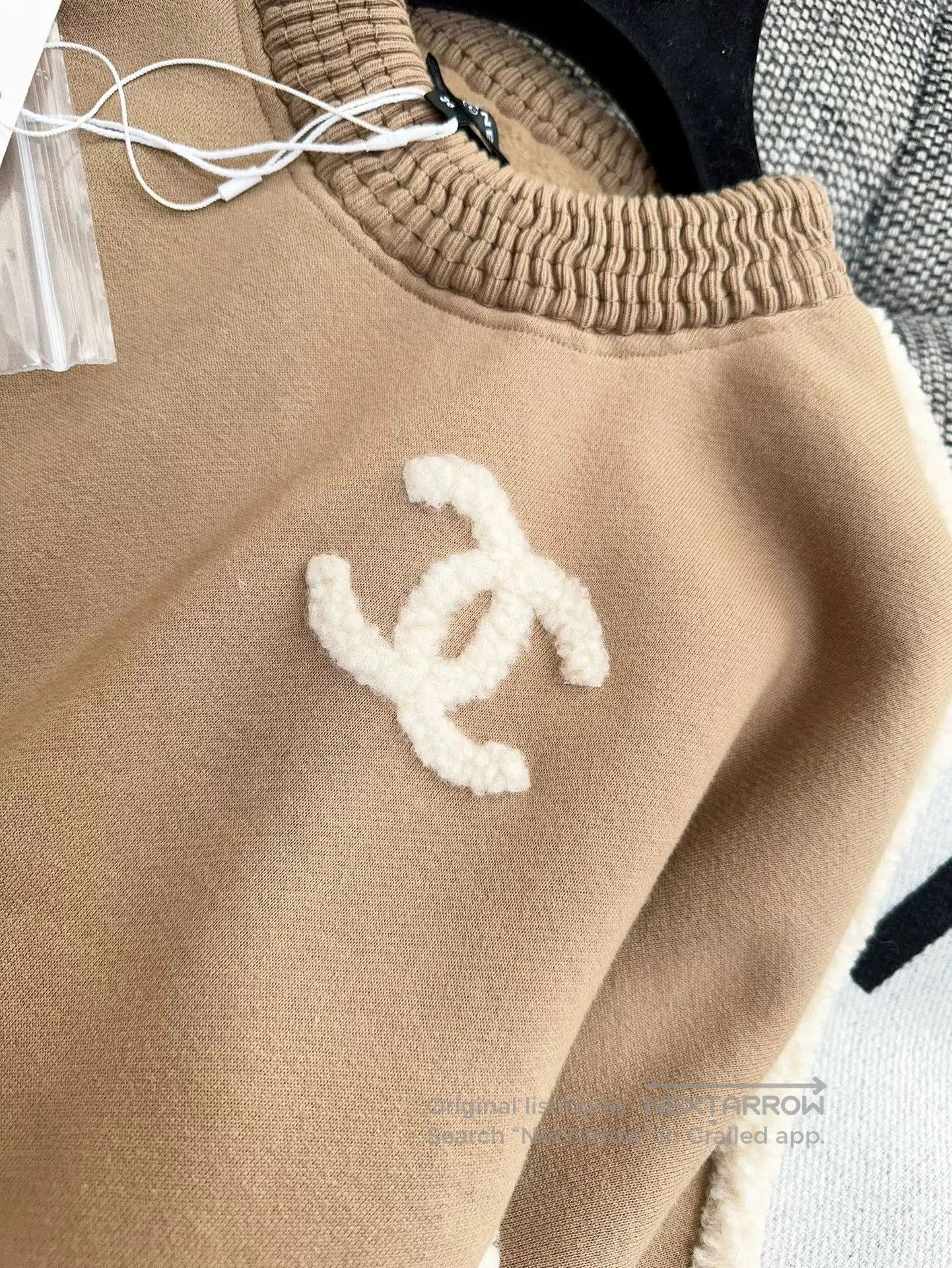 Chanel Chanel Brown Teddy Crewneck Logo Sweatshirt. Size US M / EU 48-50 / 2 - 4 Thumbnail
