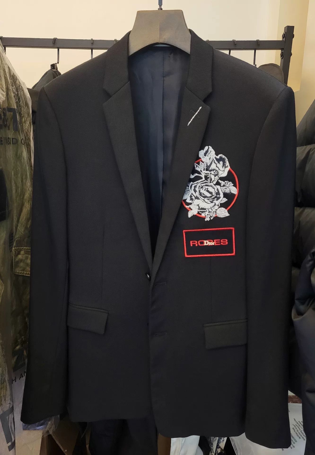 Dior Dior Embroidered Rose Wool Suit for Men Size US S / EU 44-46 / 1 - 1 Thumbnail