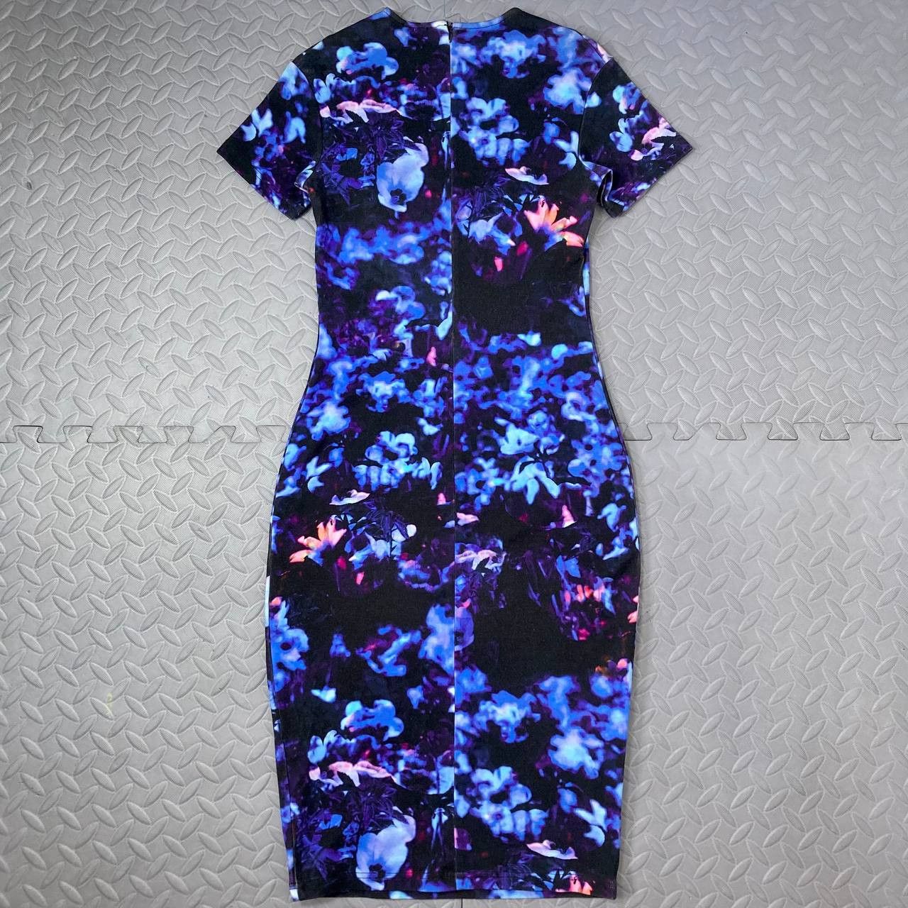 MCQ 2015 Hight-Contrast Blue floral Bodycon Midi Dress Size M / US 6-8 / IT 42-44 - 2 Thumbnail