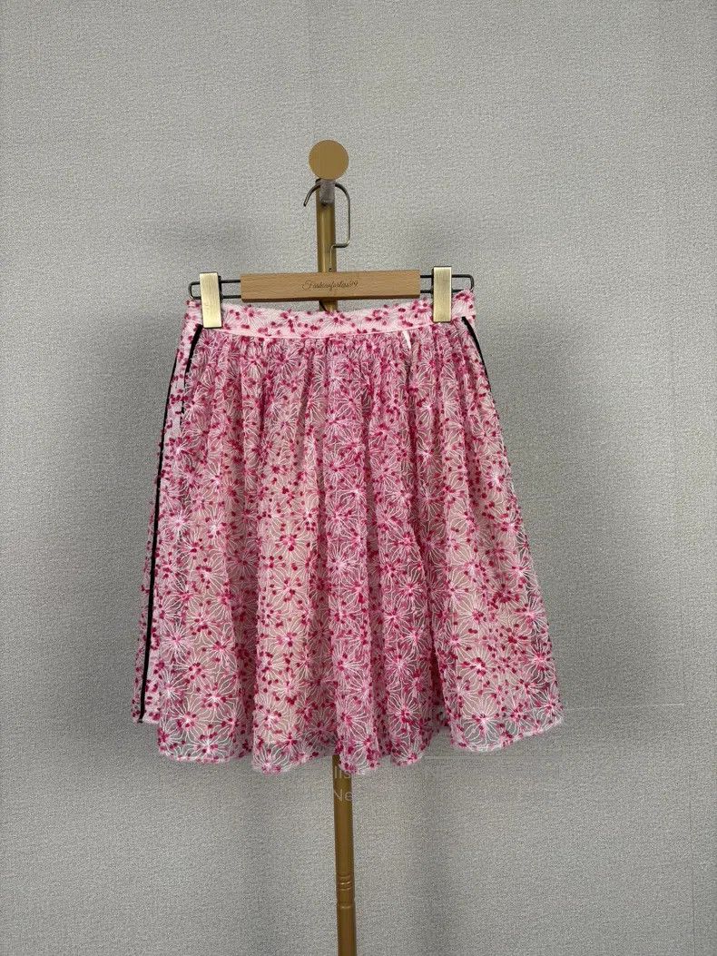 Fendi Fendi Pink Velvet Embroidered Skirt Size 25" / US 0 / IT 36 - 1 Thumbnail