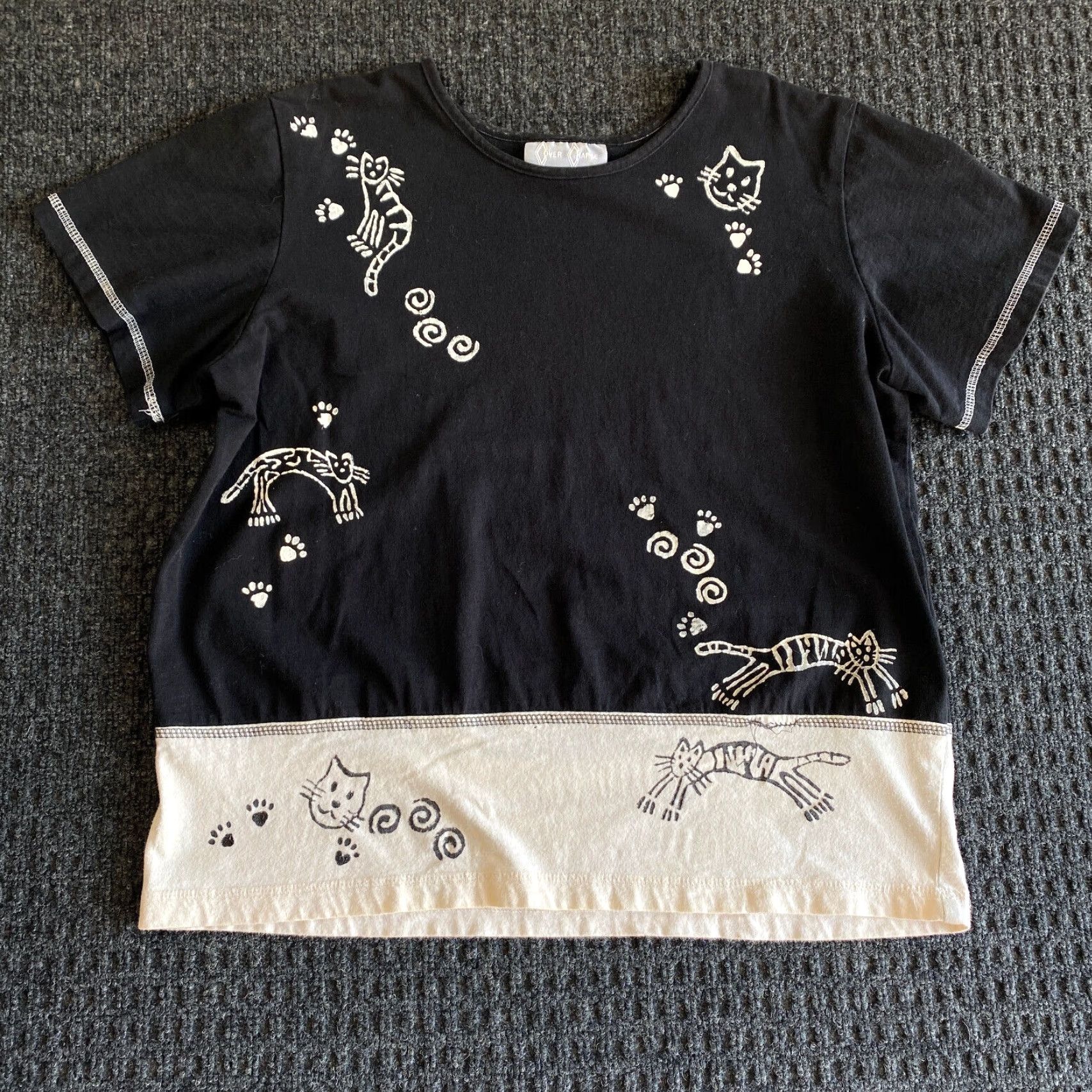 Vintage VINTAGE Cover Charge Cat Lady Blouse Short Sleeve Round Neck Black S Womens Embroidered USA Cats Animals Blouse Womens Size S Vintage Size S / US 4 / IT 40 - 2 Thumbnail