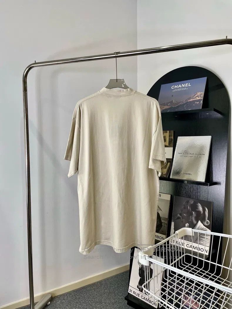 Balenciaga Balenciaga Apple Logo Printed Loose White T-Shirt Size US S / EU 44-46 / 1 - 2 Thumbnail