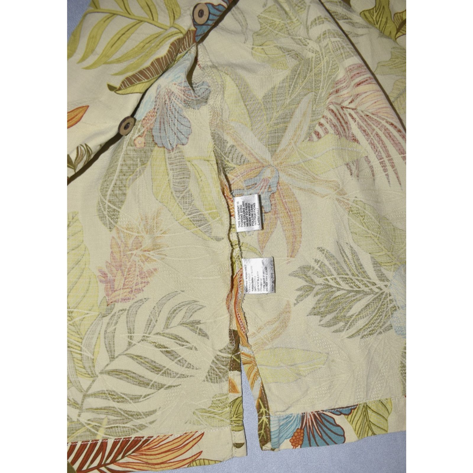 Tommy Bahama NEW TOMMY BAHAMA 100% Silk Hawaiian Short Sleeve Shirt Sz L Size US L / EU 52-54 / 3 - 7 Thumbnail