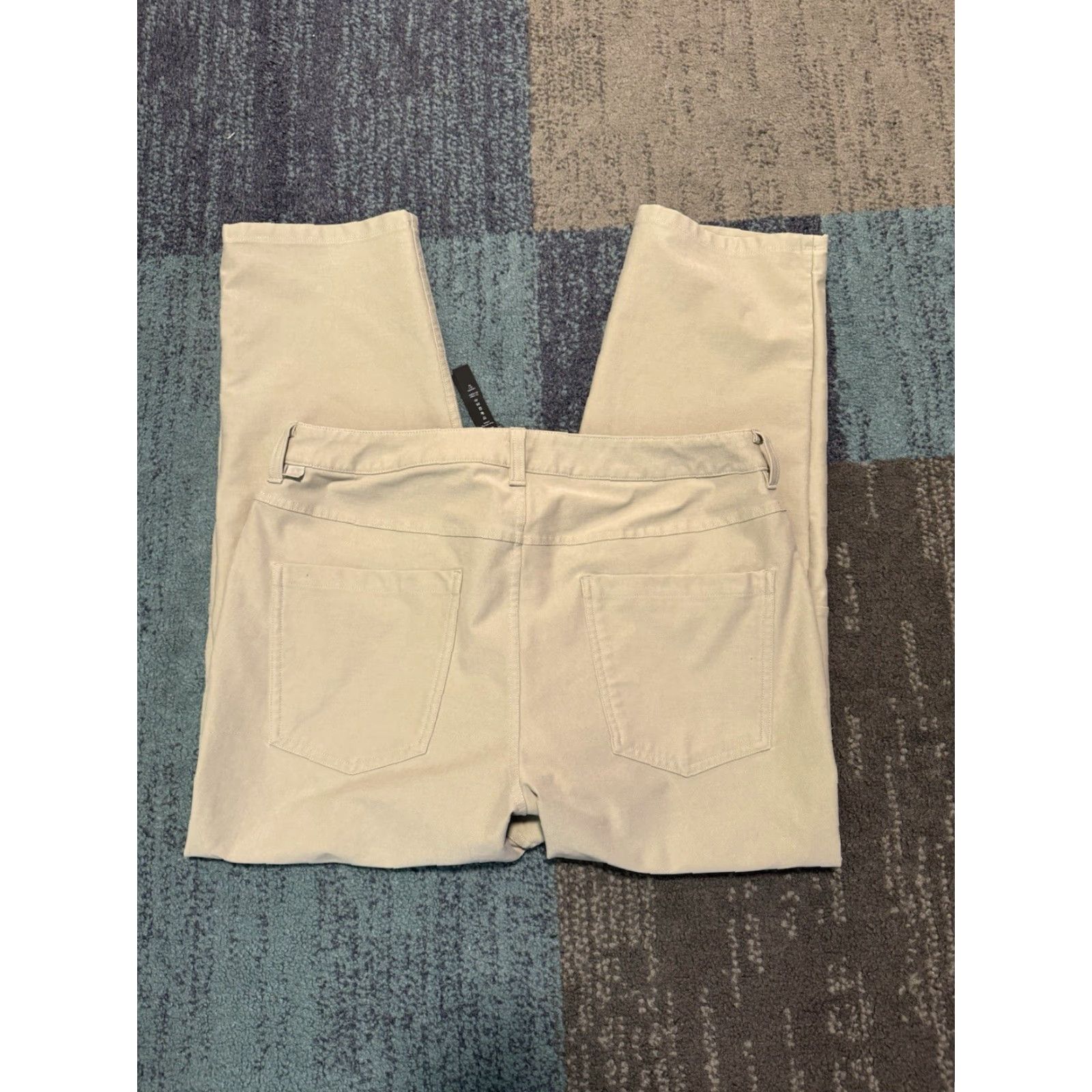 Lululemon Lululemon ABC Relaxed-Fit Pant Men 33 Beige Casual Stretch Khakis Pace Breaker Walking Size US 33 - 7 Thumbnail