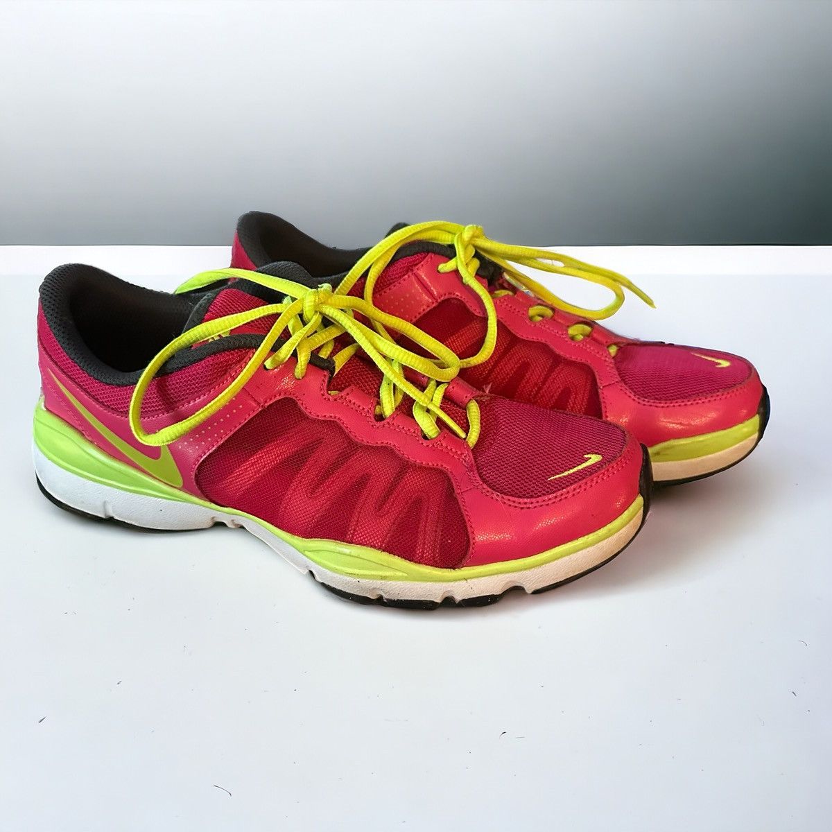 Nike Nike Flex TR2 pink athletic sneakers Size US 9 / IT 39 - 1 Thumbnail
