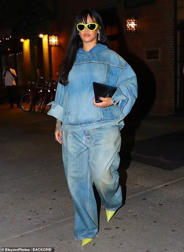 Balenciaga BALENCIAGA FW22 OVERSIZED DENIM HOODIE Size US XL / EU 56 / 4 - 10 Thumbnail