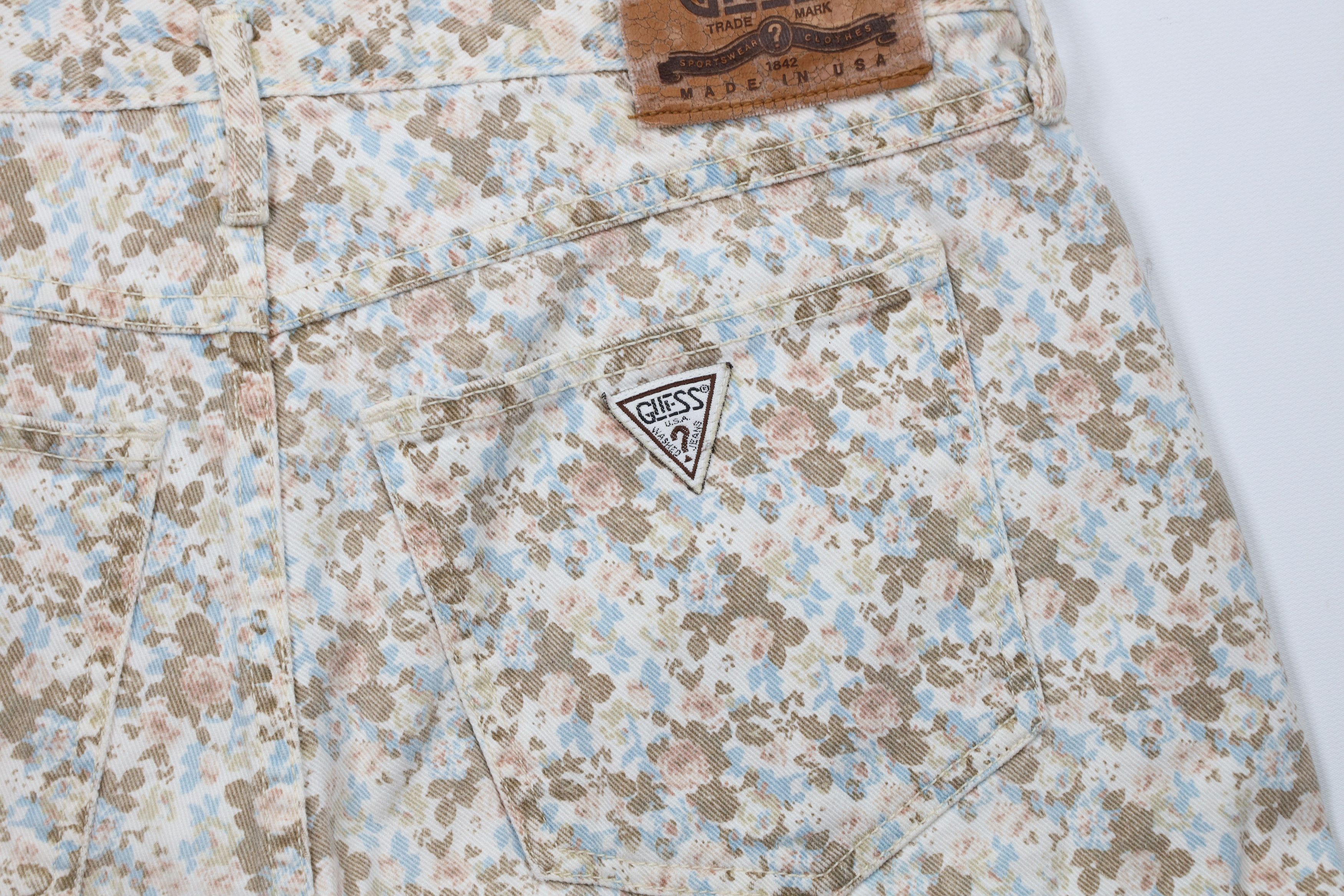 Guess × Vintage Vintage 90s Guess All Over Print Button Fly Denim Shorts USA Size 26" / US 2 / IT 38 - 10 Thumbnail