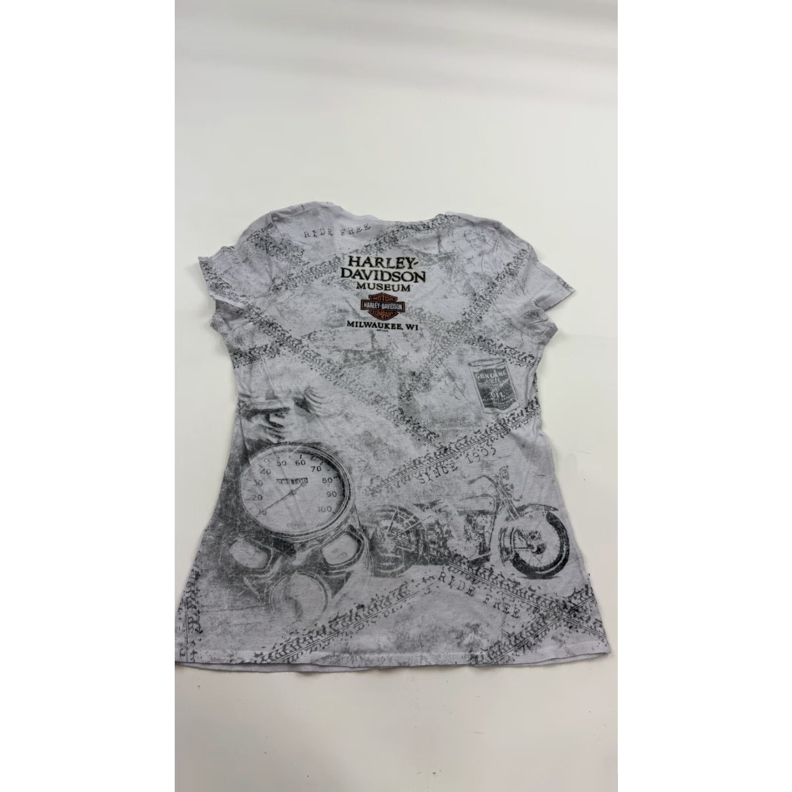 Harley Davidson VINTAGE Harley-Davidson Museum Shirt Womens XL Gray Graphic Motors Milwaukee 2013 Mens Womens Size XL / US 12-14 / IT 48-50 - 5 Thumbnail
