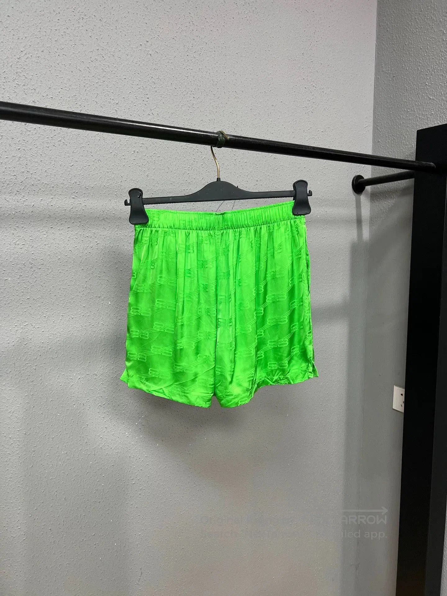 Balenciaga balenciaga green printed shorts size 34. Size US 34 / EU 50 - 2 Thumbnail