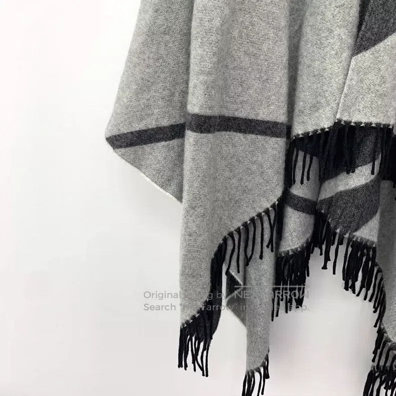 Fendi Fendi size 1400*1400mm Gray Fur Collar Fringe Wool Cloak Sh Size M / US 6-8 / IT 42-44 - 4 Thumbnail