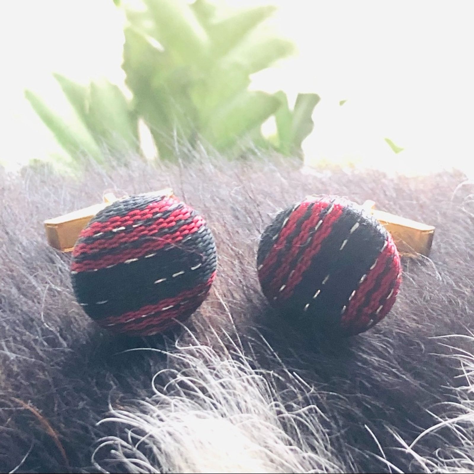 Vintage Vintage round red/black and silver fabric covered cuff links Size ONE SIZE - 1 Thumbnail