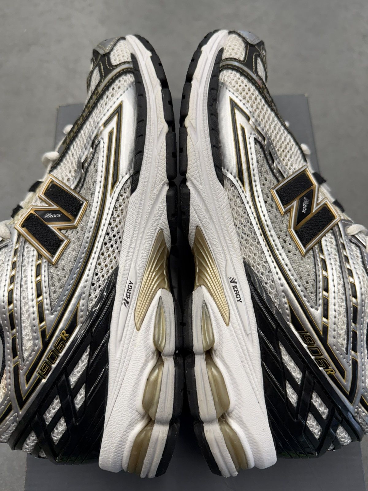 New Balance 2022 New Balance 1906R White Metallic Gold Size US 9.5 / EU 42-43 - 4 Thumbnail