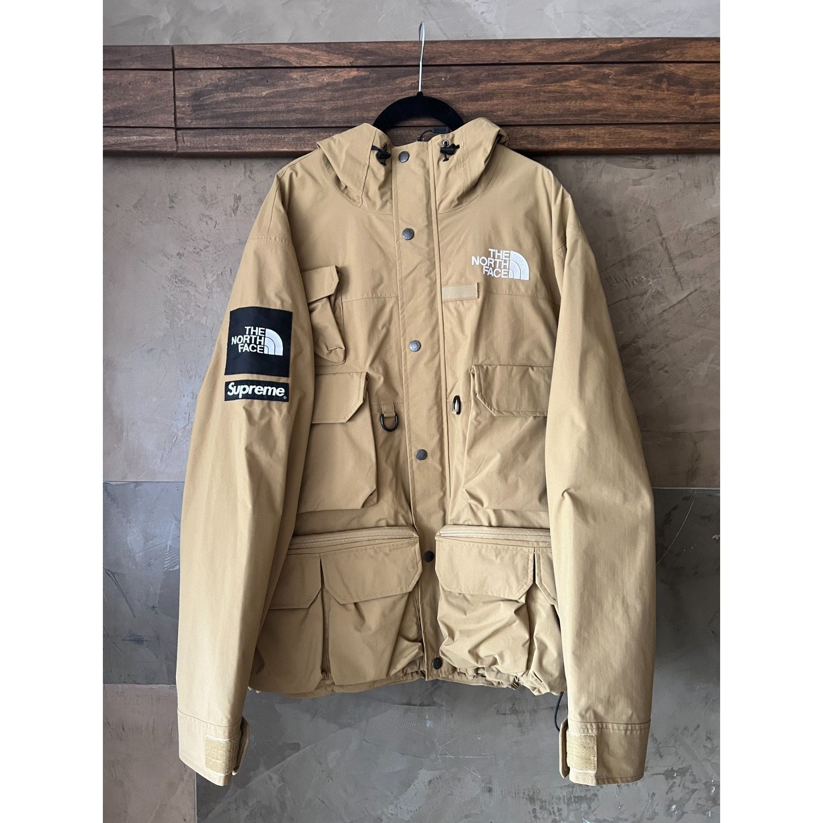 Supreme × The North Face Supreme x TNF SS24 Split Taped Seam Shell