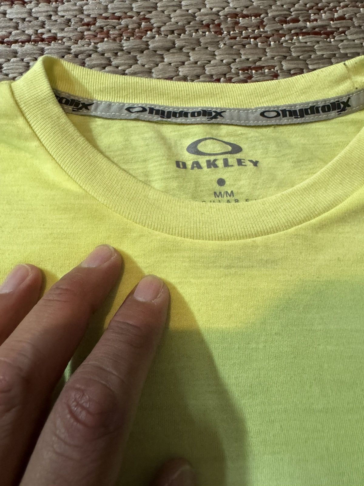 Oakley Vintage Oakley onydrolix Running Shirt Bright Green Sz M Size US M / EU 48-50 / 2 - 3 Thumbnail