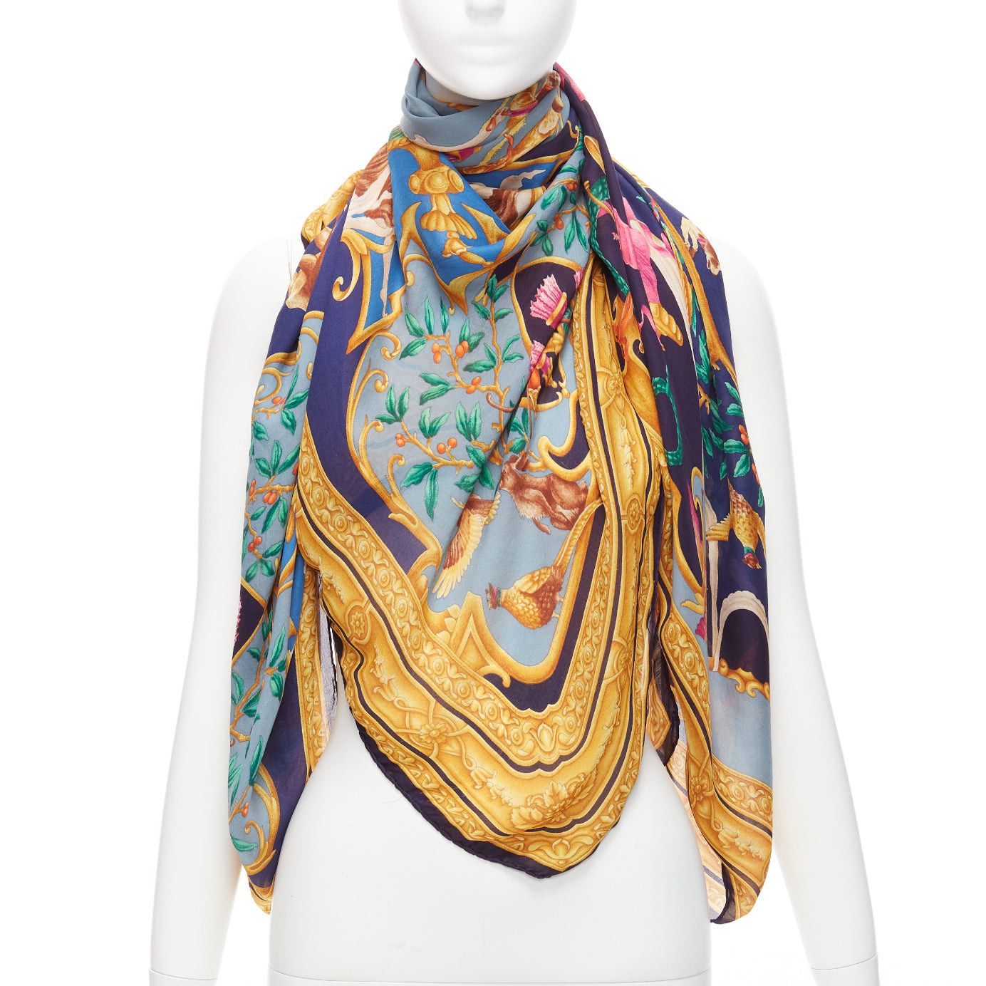 Gucci rare GUCCI Tom Ford Vintage Diana Legend Barocco motif silk square scarf Size ONE SIZE - 1 Thumbnail