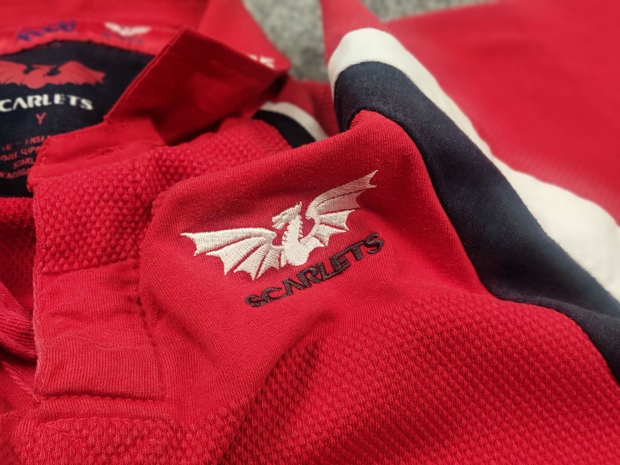 Vintage Llanelli Scarlets Jersey Home Rugby Shirt Vintage KooGa Size US L / EU 52-54 / 3 - 10 Thumbnail