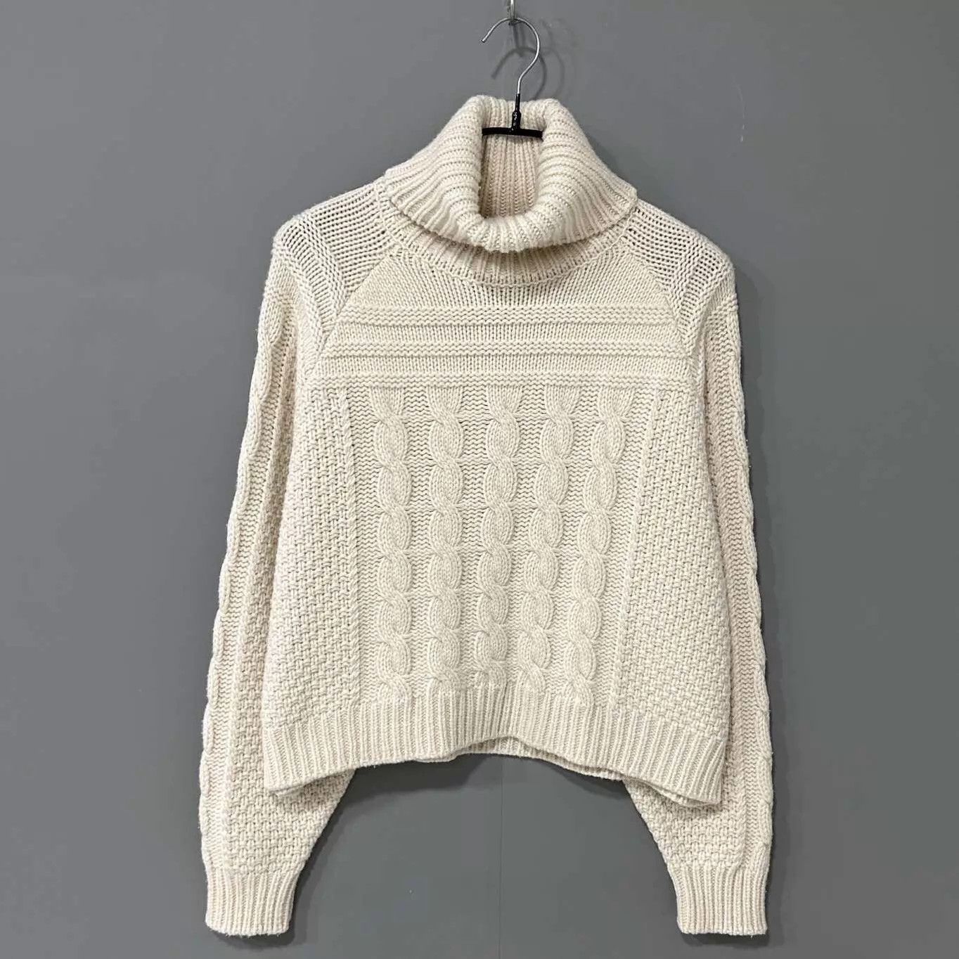 Celine Celine Beige Turtleneck Knit Sweater XS Size XS / US 0-2 / IT 36-38 - 1 Thumbnail