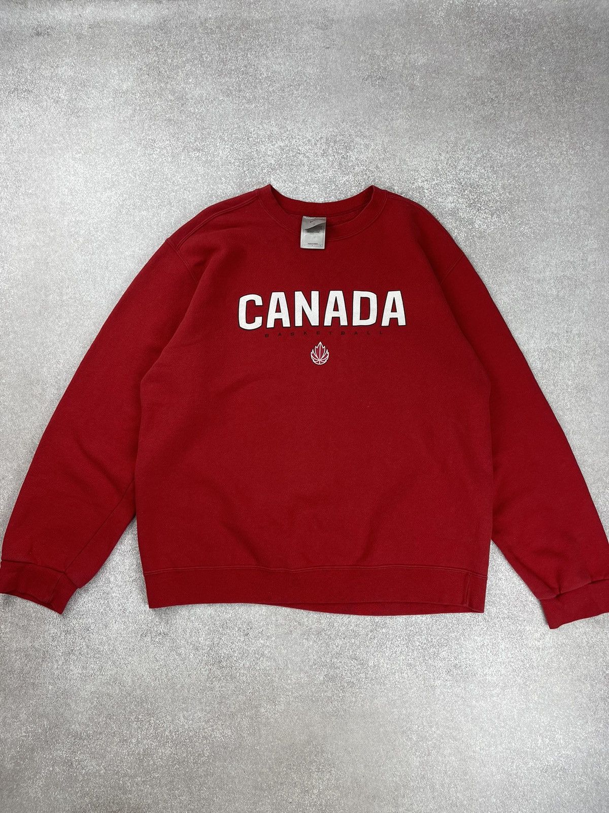 Nike × Vintage Vintage Nike Sweatshirt Logo Canada Basketball Size L Size US L / EU 52-54 / 3 - 1 Thumbnail