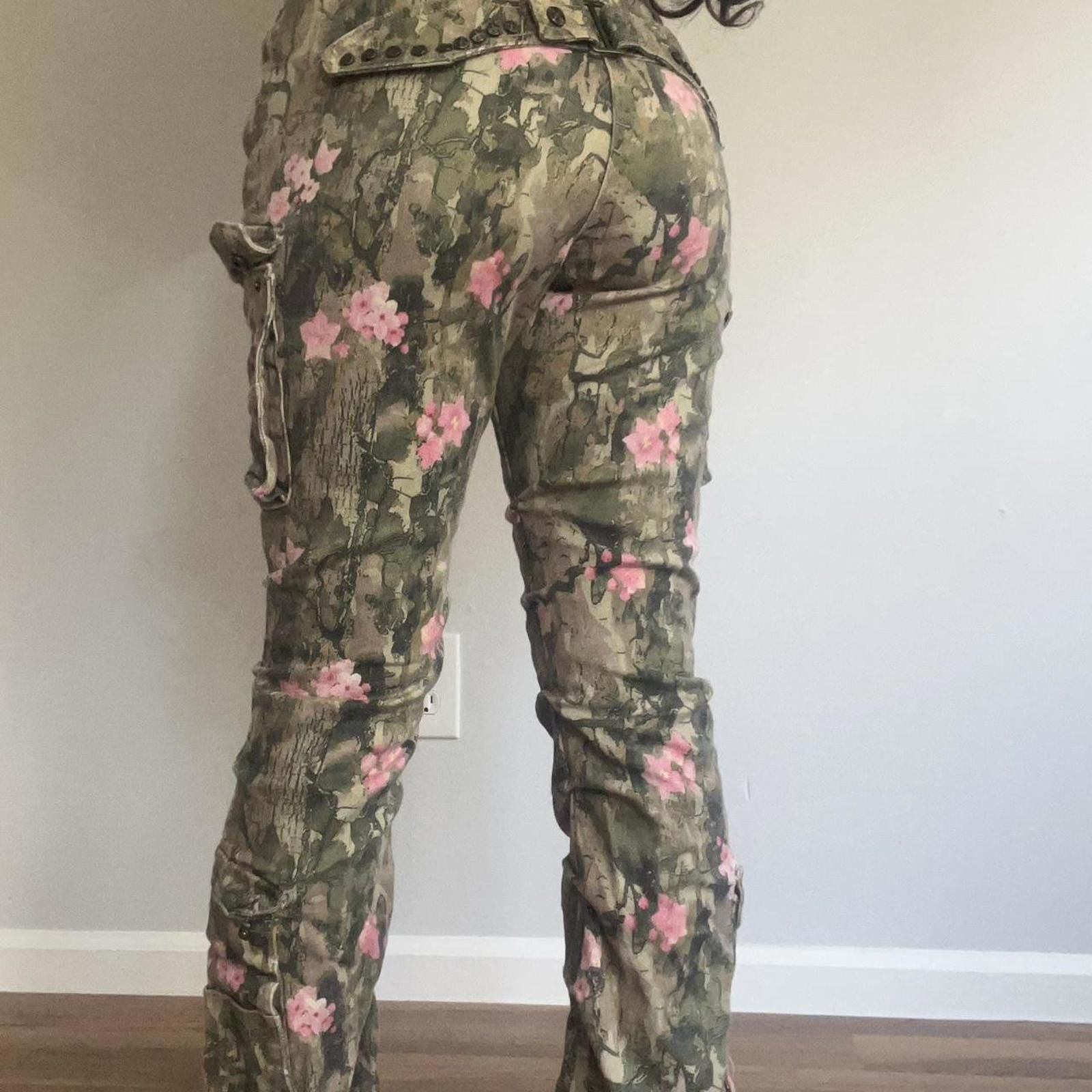 Other Khaki and pink camo cargo pants cherry blossom flower print Size 32" / US 10 / IT 46 - 1 Thumbnail