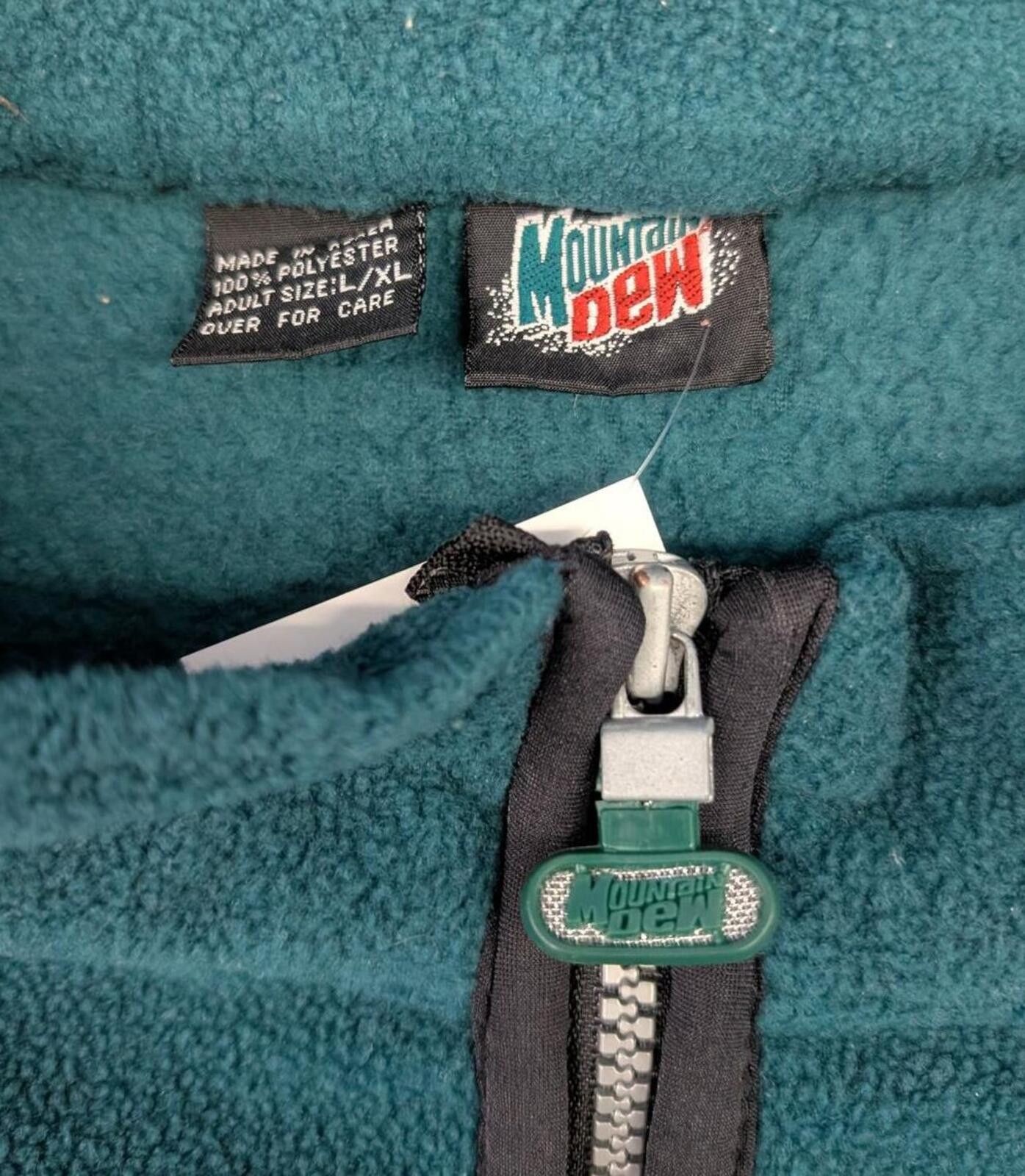 Vintage Vintage 90s Mountain Dew Promotional Fleece Vest Size US L / EU 52-54 / 3 - 3 Thumbnail