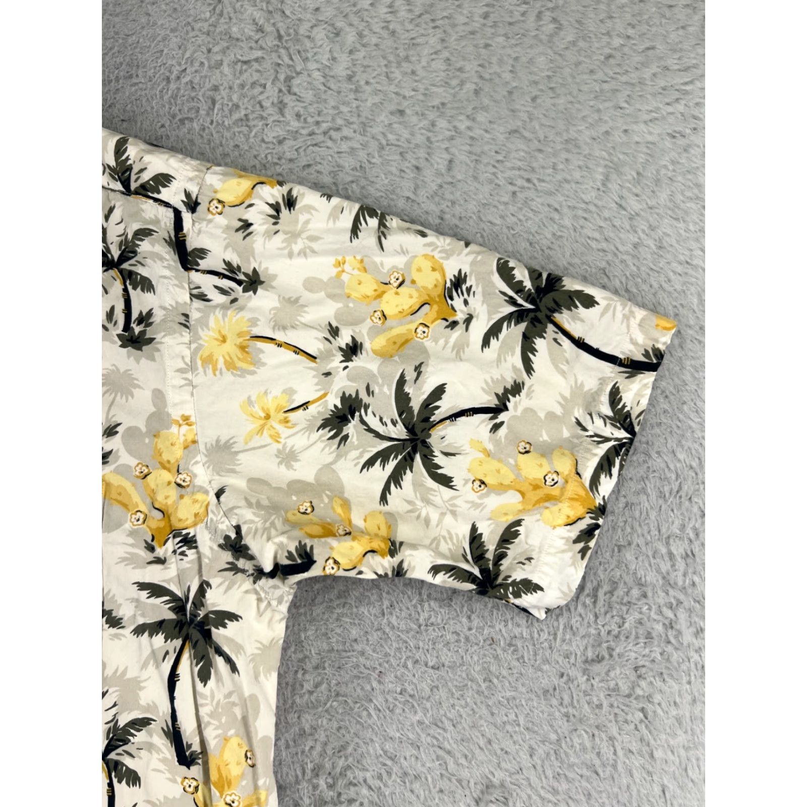 Nautica VINTAGE Nautica Hawaiian Shirt Men Medium Beige Floral Button-Up Adult M Beige Floral Hawaiian Aloha Beach Men Size US M / EU 48-50 / 2 - 4 Thumbnail