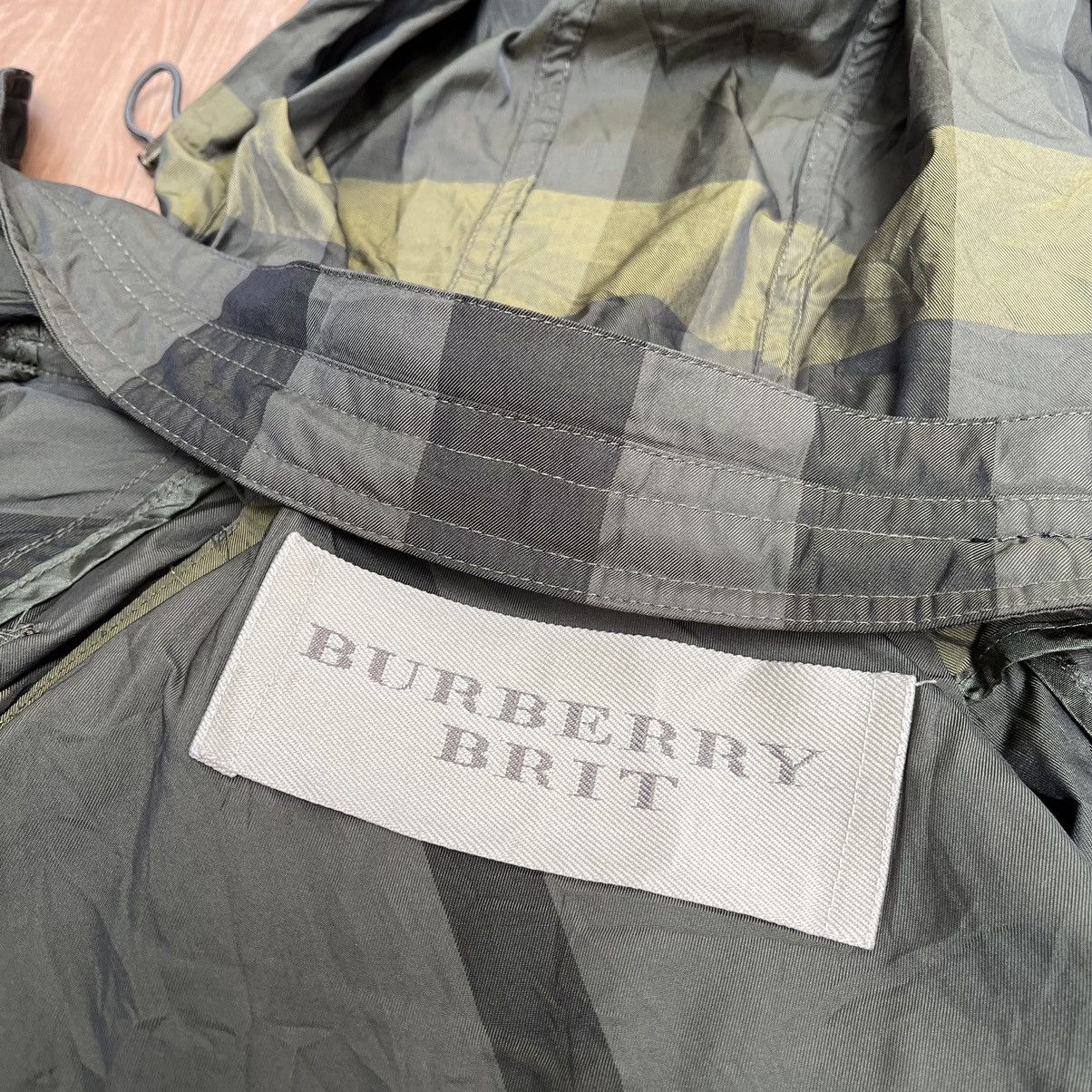 Burberry Authentics Burberry Britt Coat Jacket Tartan Patern Size M / US 6-8 / IT 42-44 - 11 Thumbnail