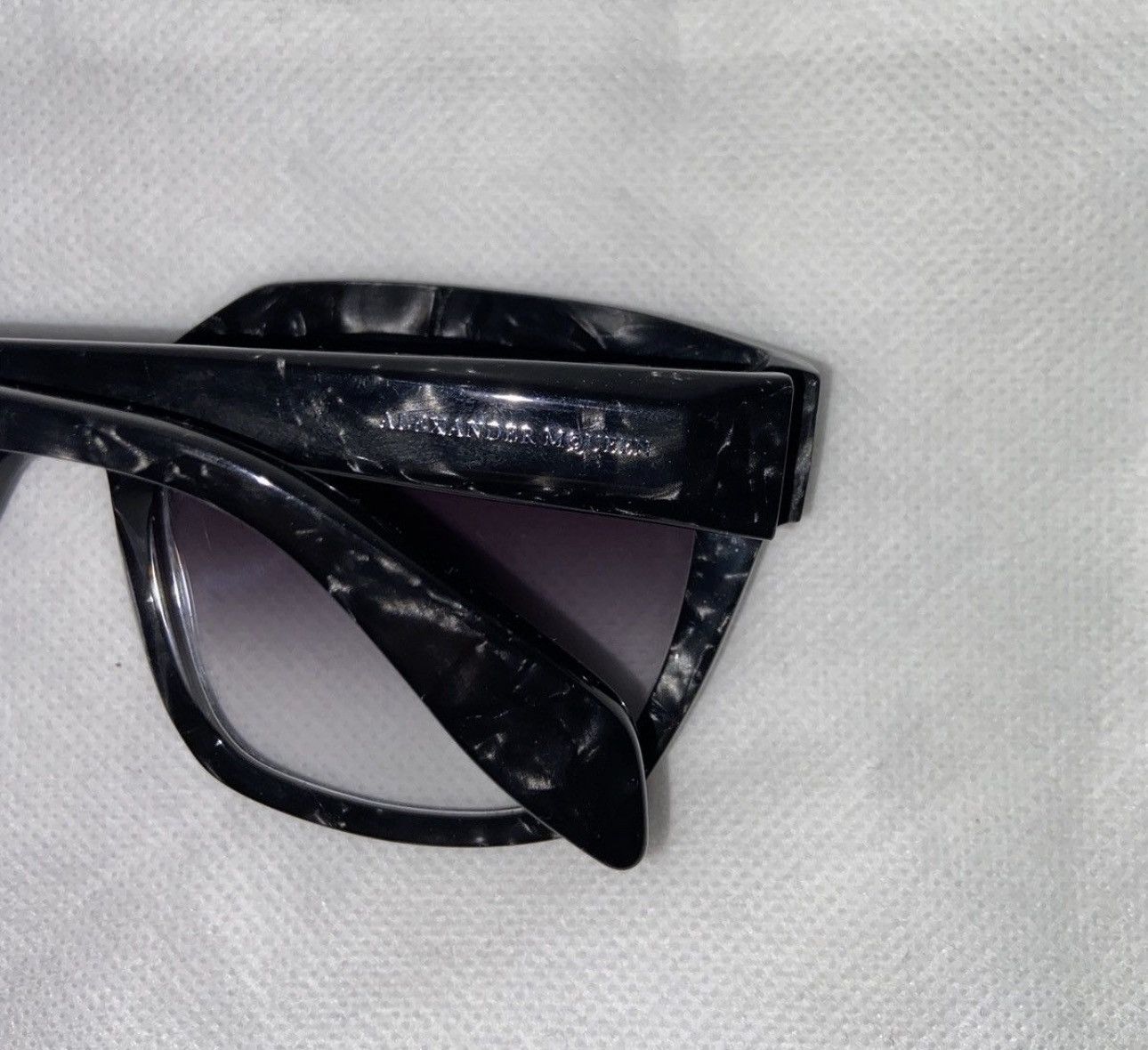 Alexander McQueen Alexander McQueen Sunglasses OS UNI Black Carbon AM0042S​ Size ONE SIZE - 7 Thumbnail